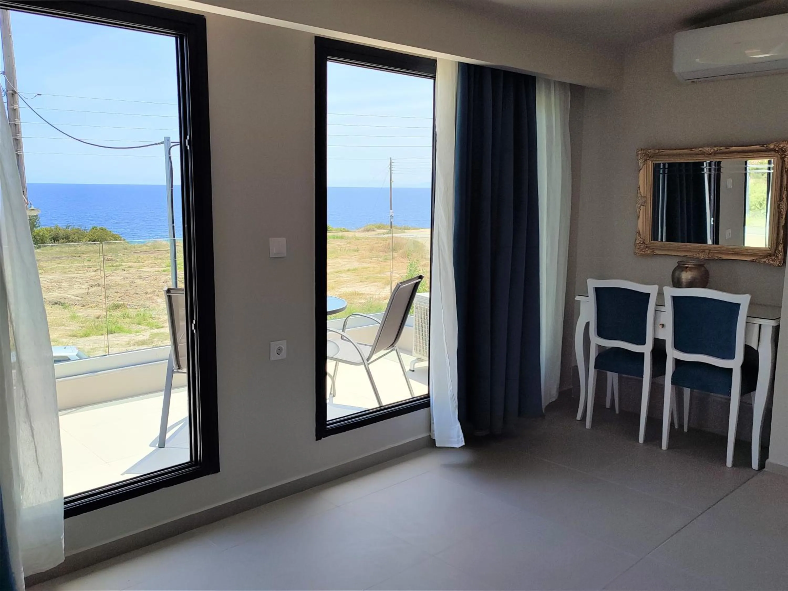 Photo of the whole room in Mykoniatika Villas