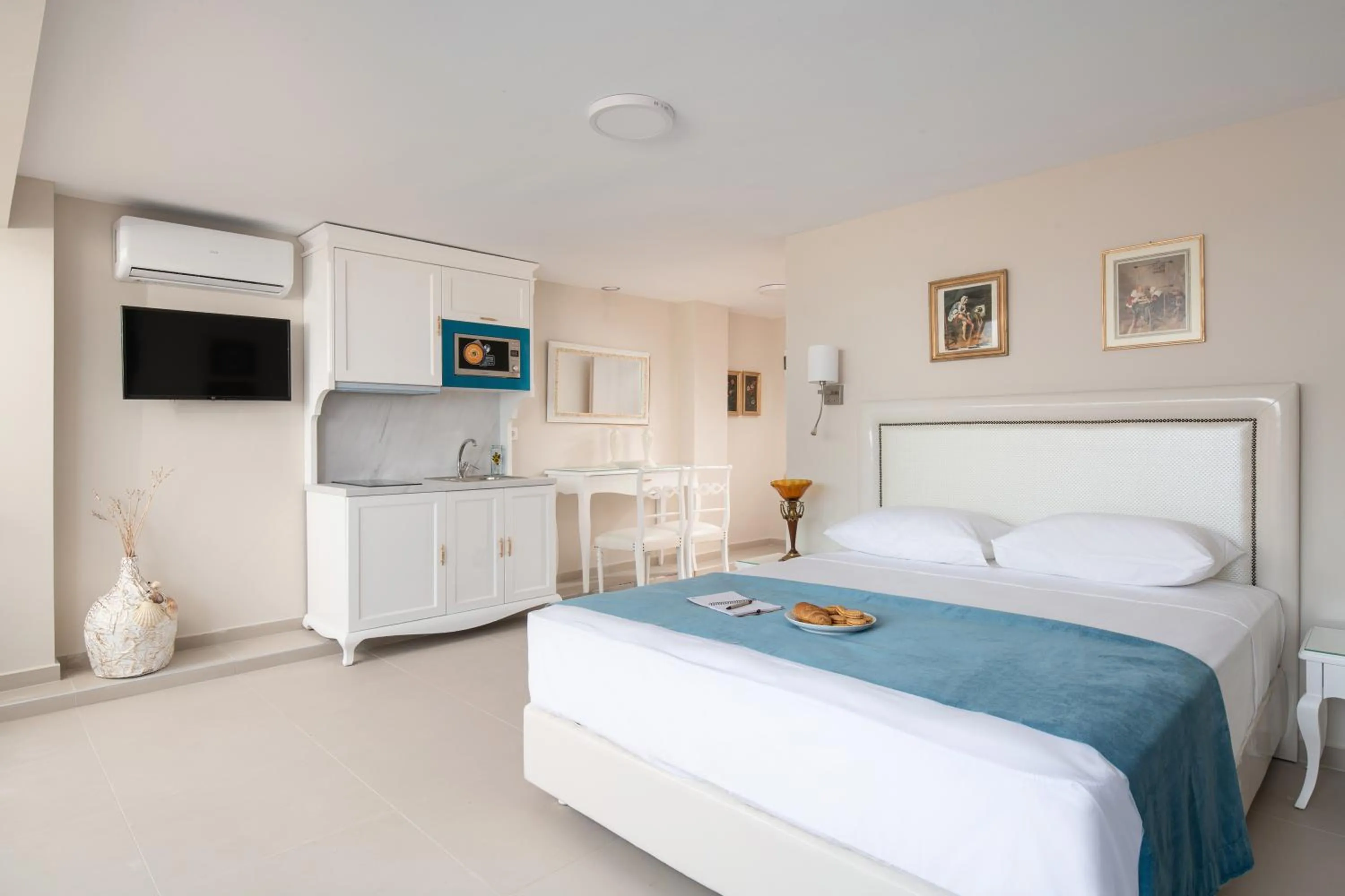 Bedroom, Bed in Mykoniatika Villas