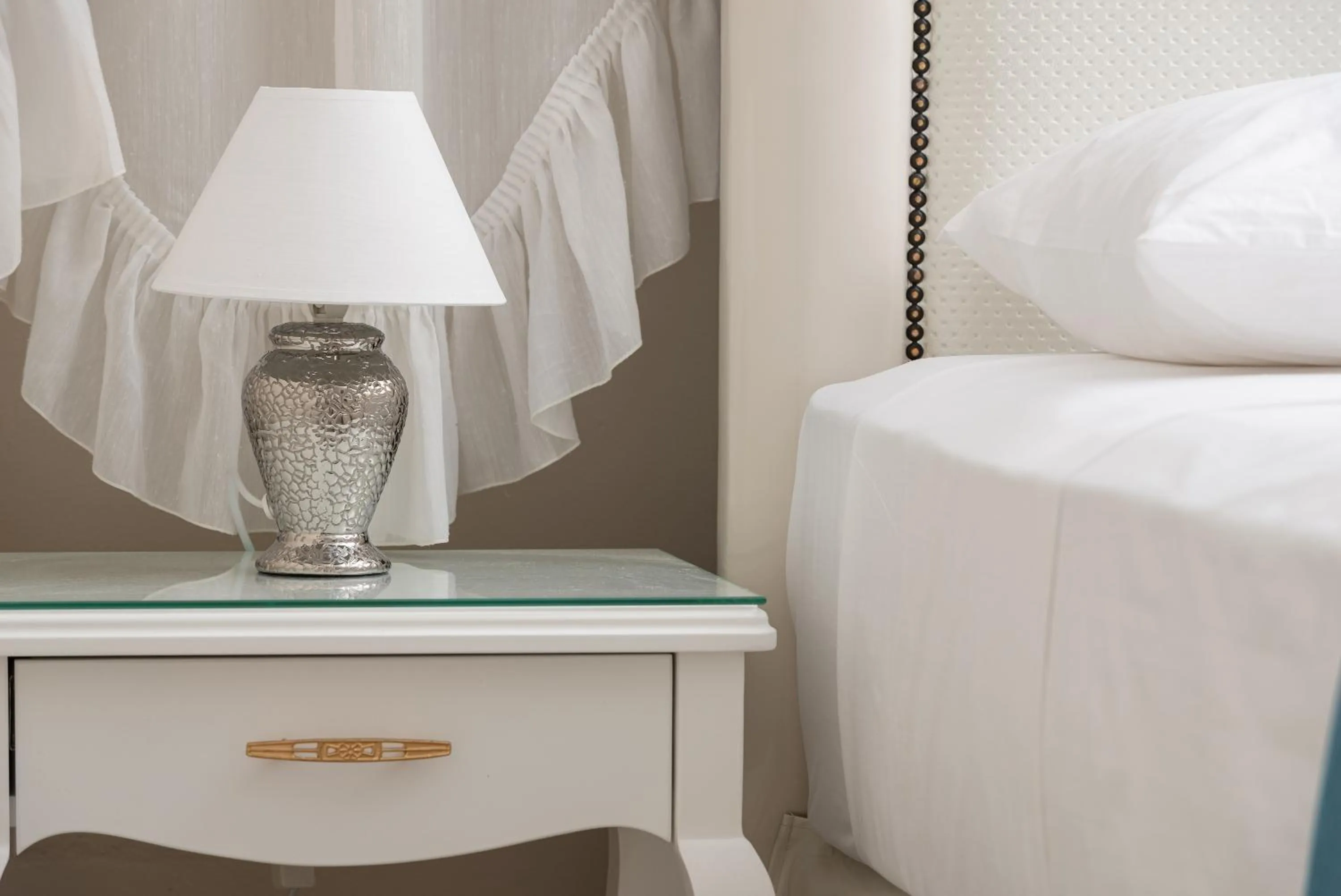 Decorative detail, Bed in Mykoniatika Villas