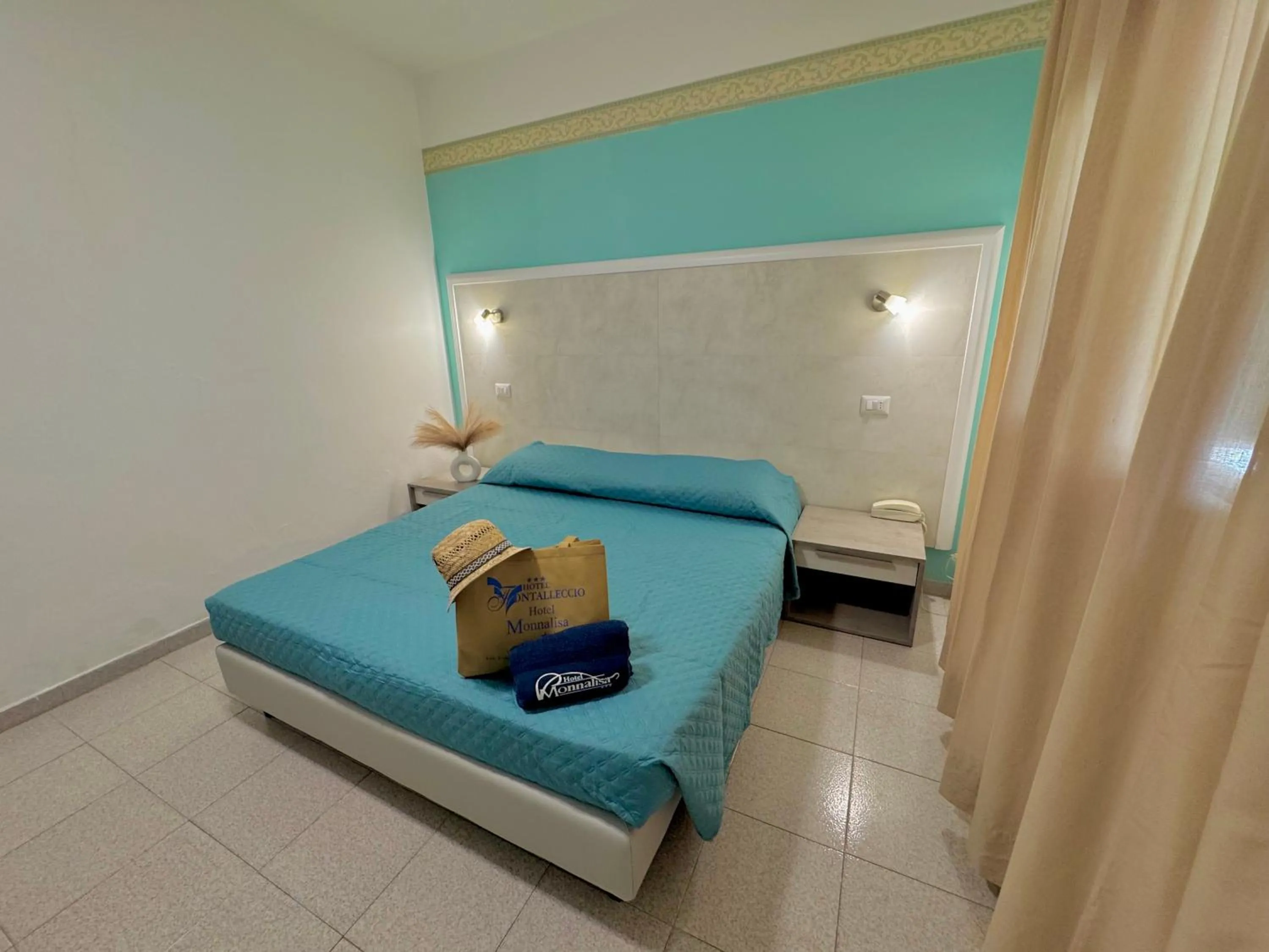 Bedroom, Bed in Hotel Monna Lisa