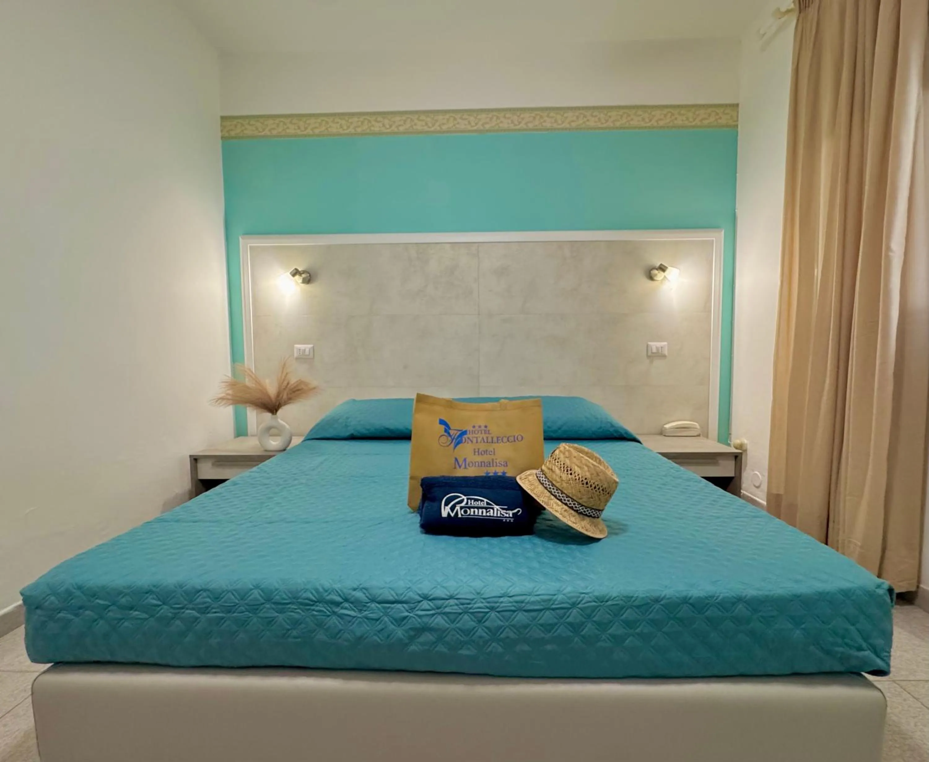 Bedroom, Bed in Hotel Monna Lisa