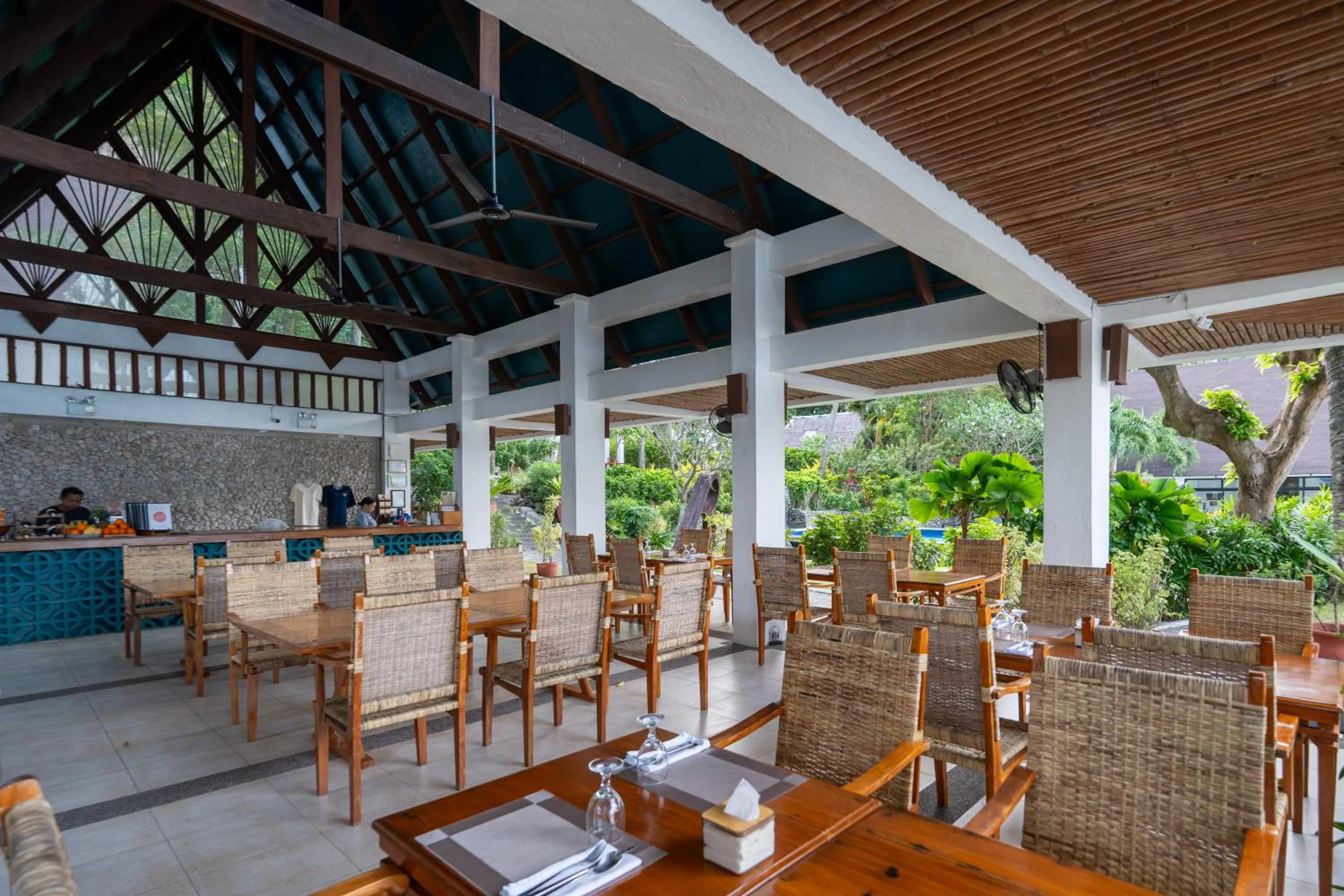 Restaurant/places to eat in Casalay Boutique Villas & Dive