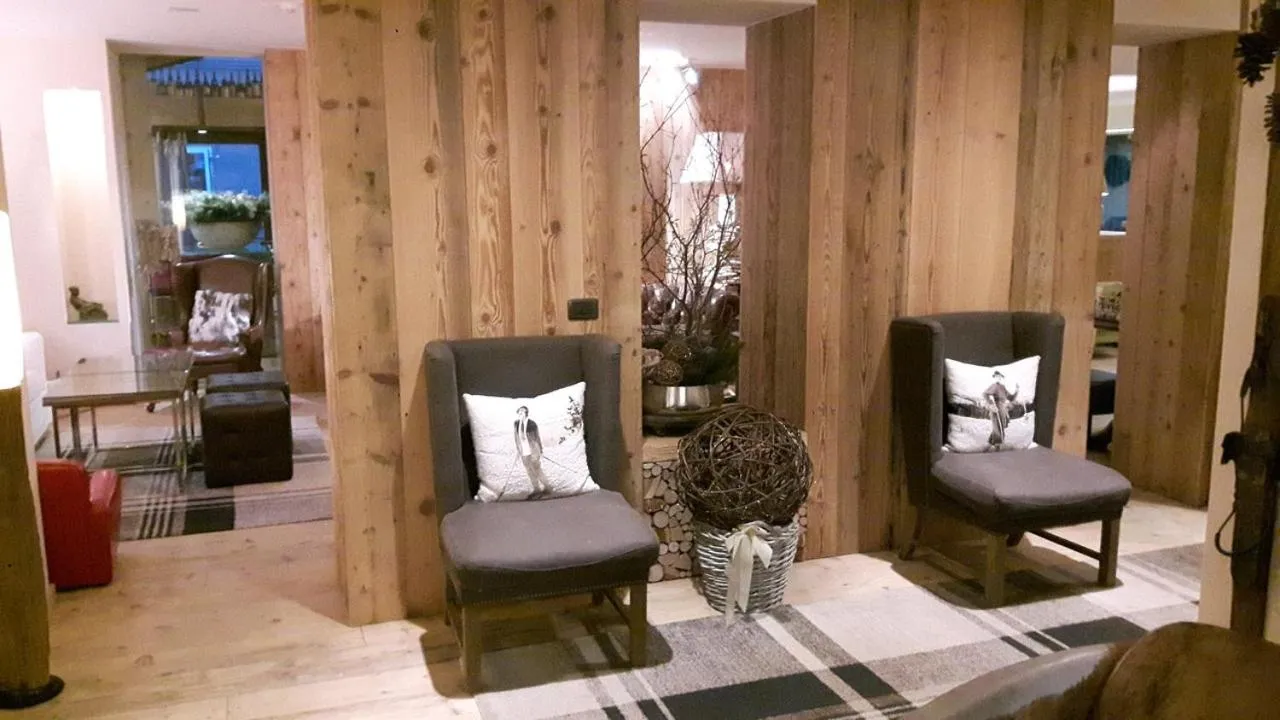 Lobby or reception in Hotel Vecchia Stazione Mountain Elegance