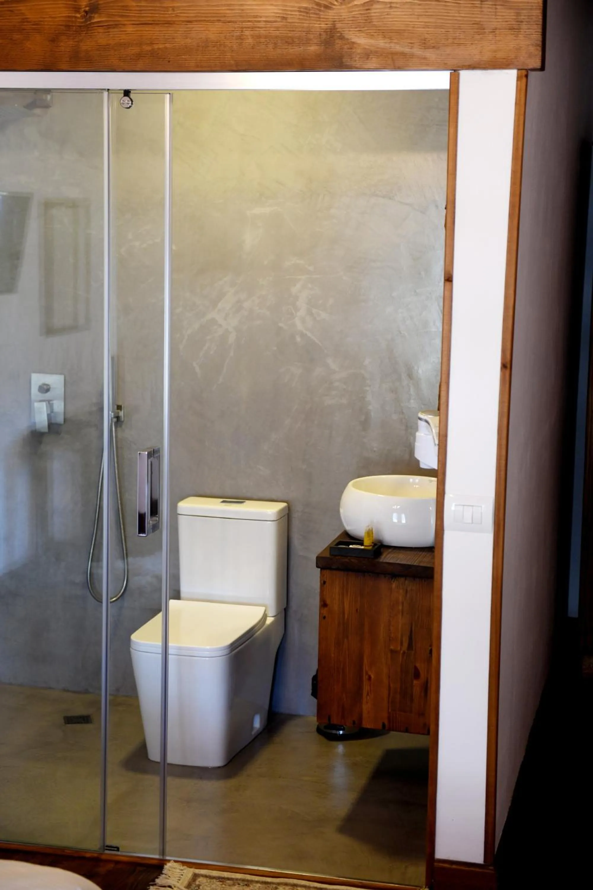 Shower in Anhel Hotel