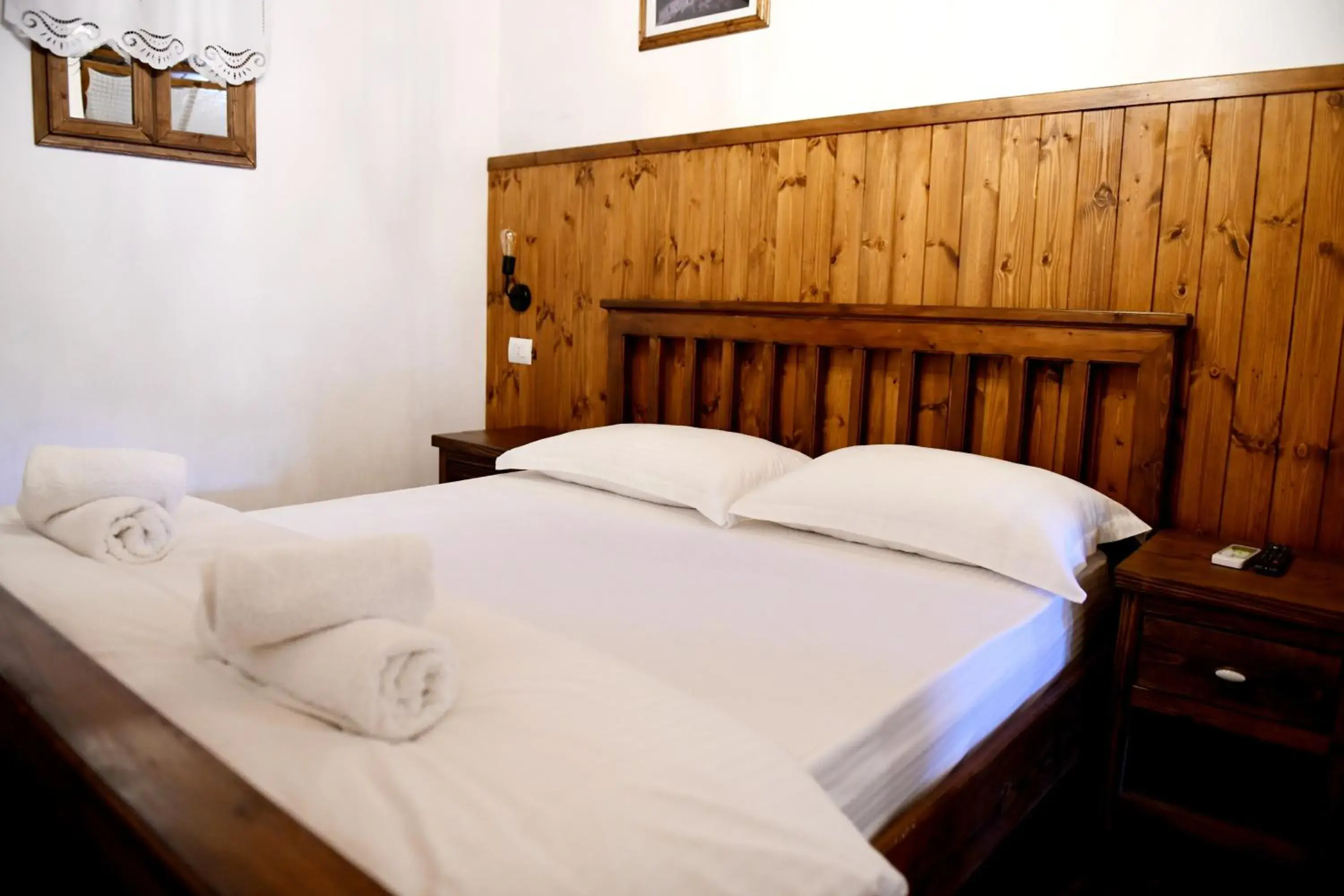 Deluxe King Room - single occupancy in Anhel Hotel Deluxe King Room - single occupancy in Anhel Hotel