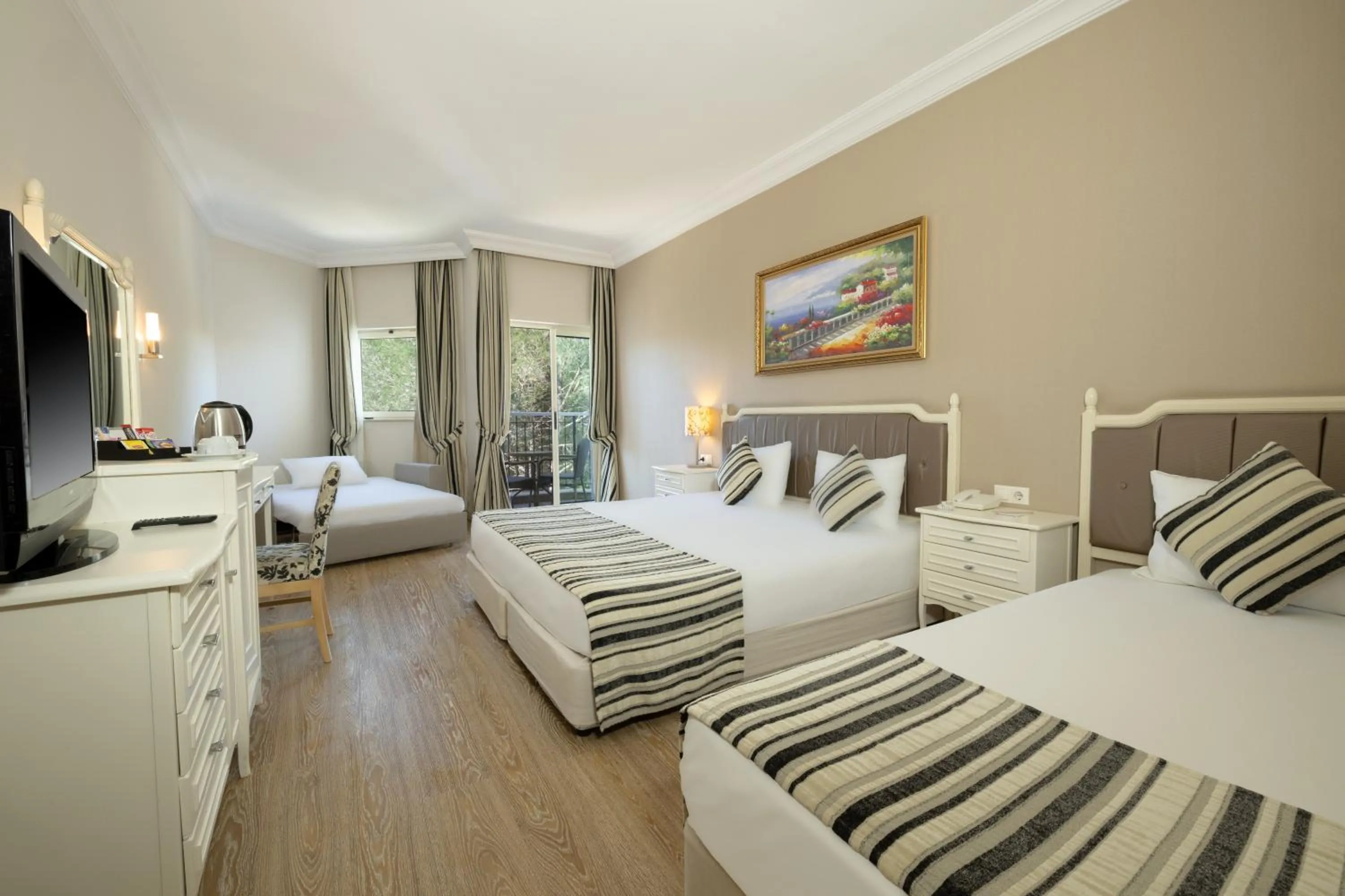 Bed in Crystal Tat Beach Pearl Collection - Ultimate All Inclusive