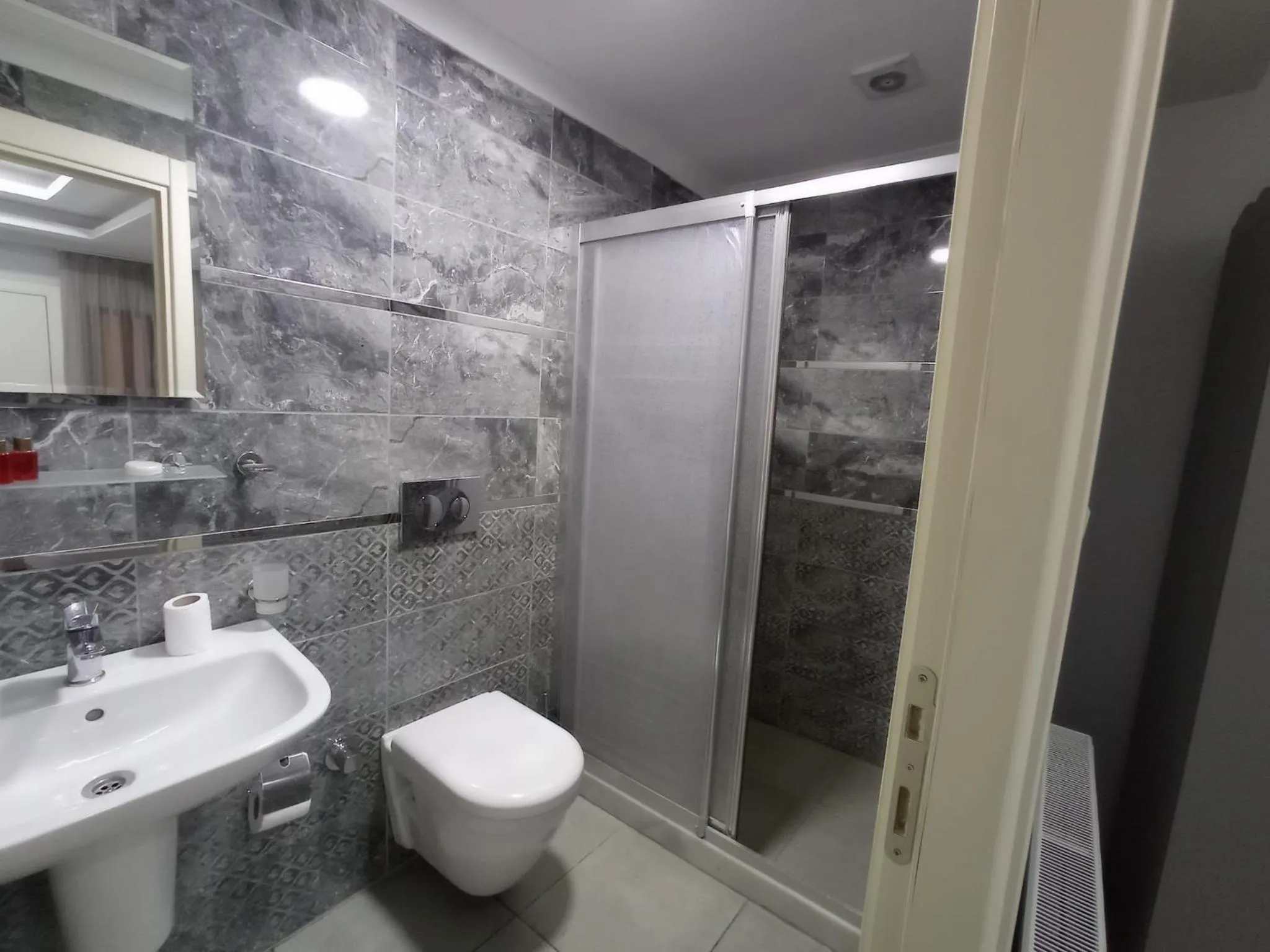 Bathroom in Emin Konak Hotel