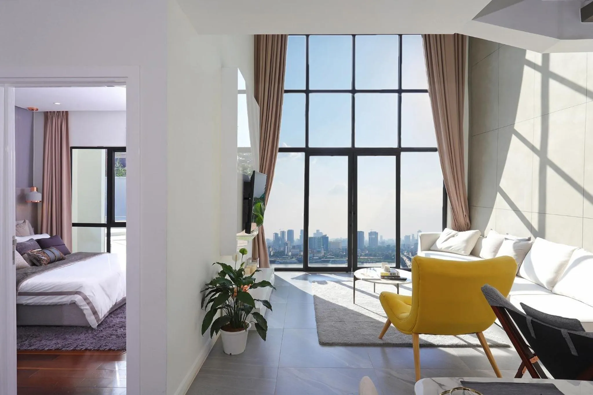 Bedroom, Bed in The Peninsula Phnom Penh