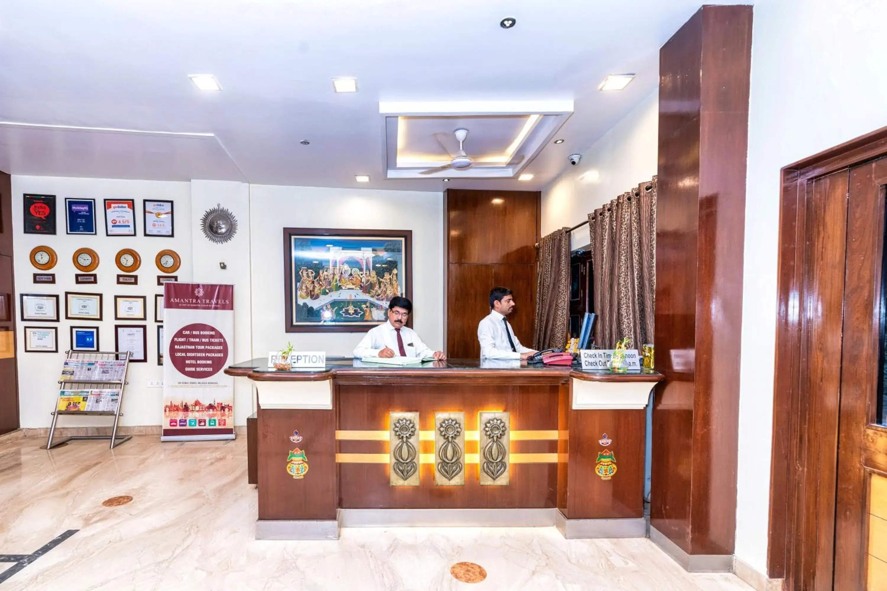 Lobby or reception in Hotel Dayal Lobby or reception in Hotel Dayal
