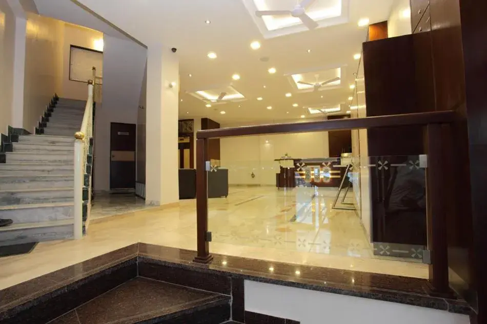 Lobby or reception in Hotel Dayal Lobby or reception in Hotel Dayal