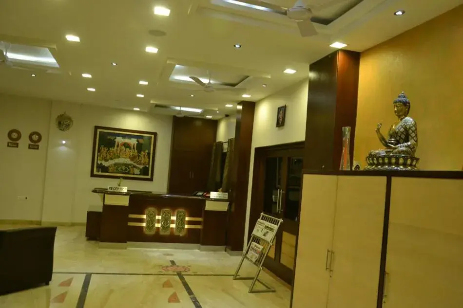 Lobby or reception in Hotel Dayal Lobby or reception in Hotel Dayal