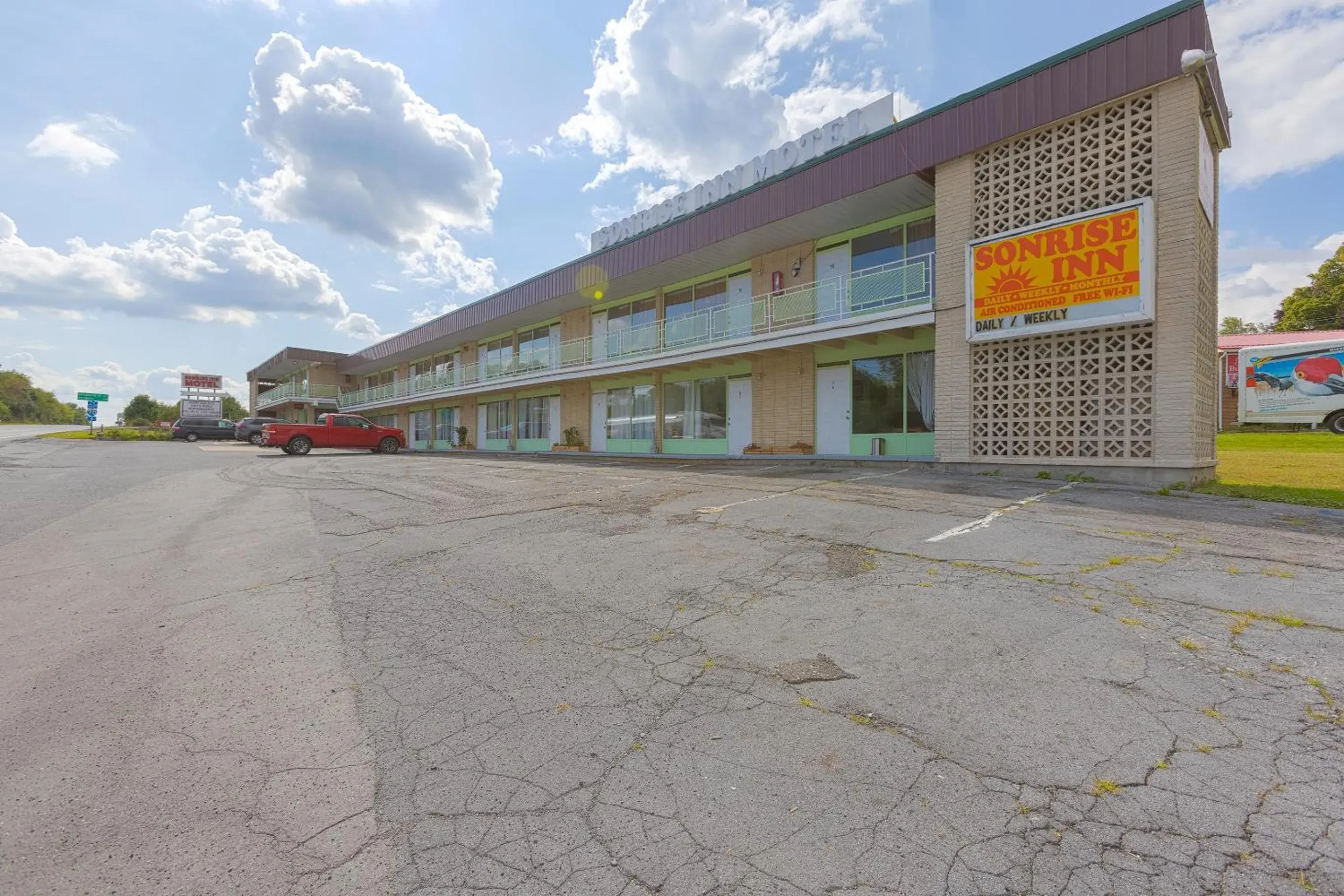 Sonrise Inn Lincoln Hwy By OYO Sonrise Inn Lincoln Hwy By OYO