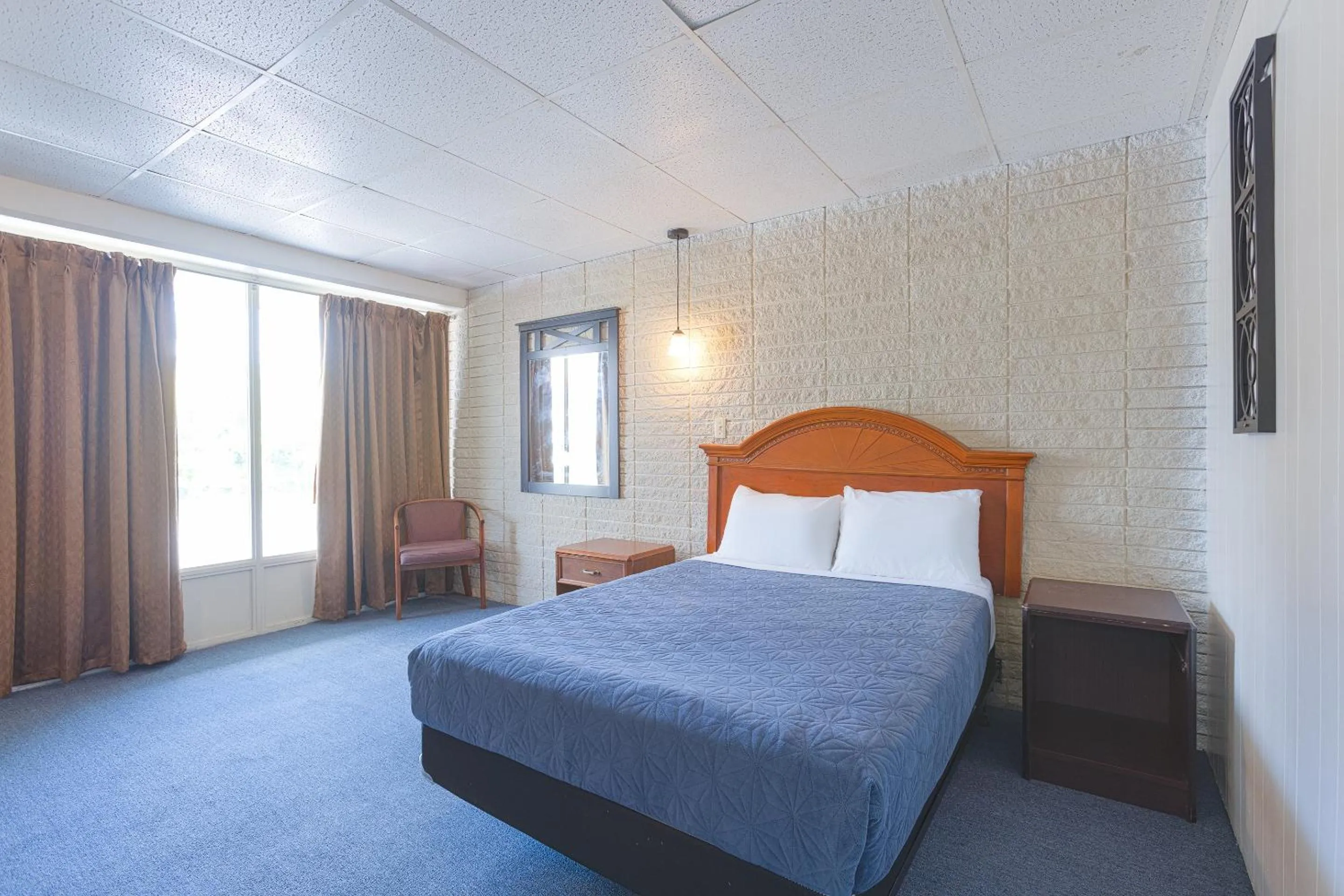 Bedroom, Bed in Sonrise Inn Lincoln Hwy By OYO