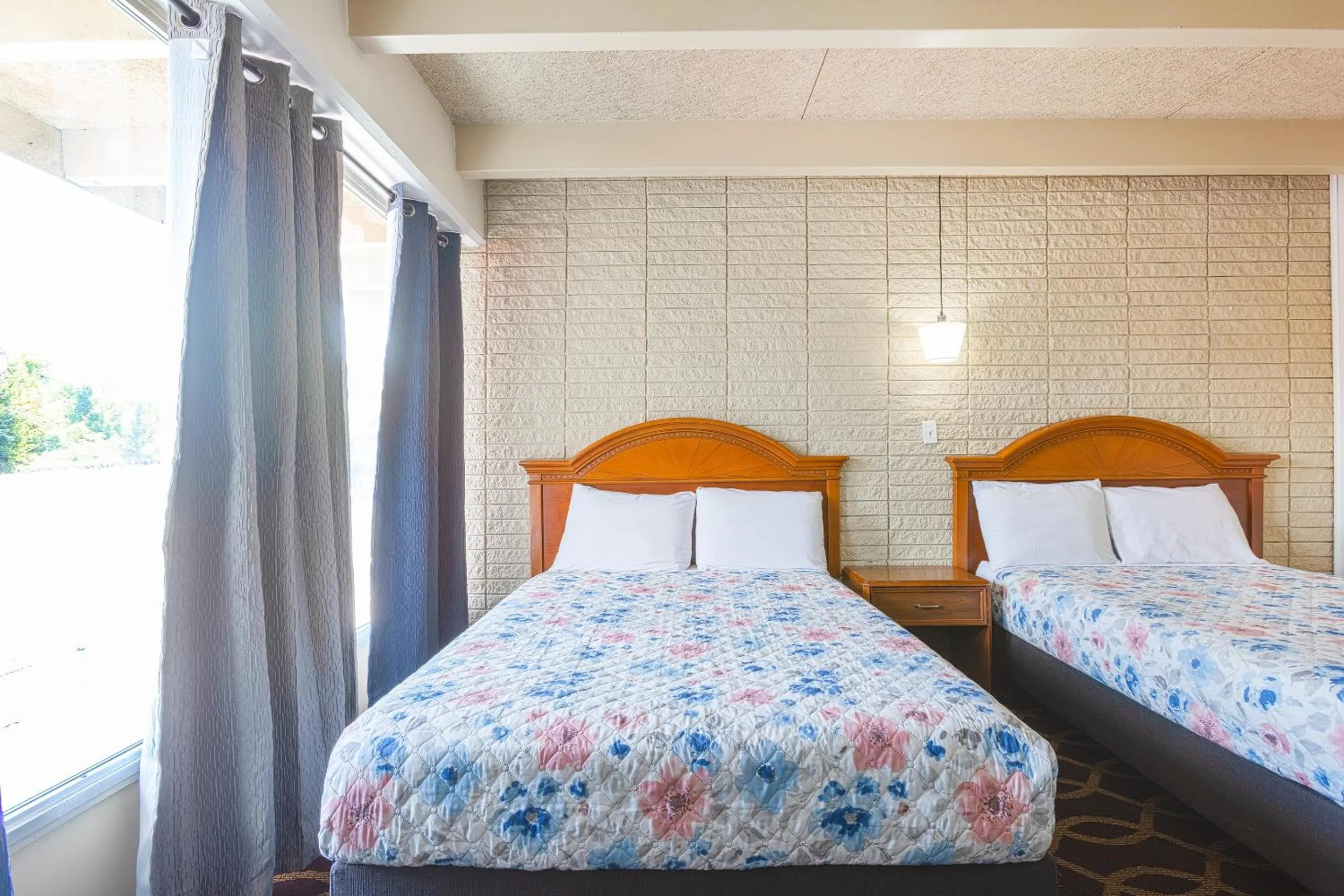 Bedroom, Bed in Sonrise Inn Lincoln Hwy By OYO