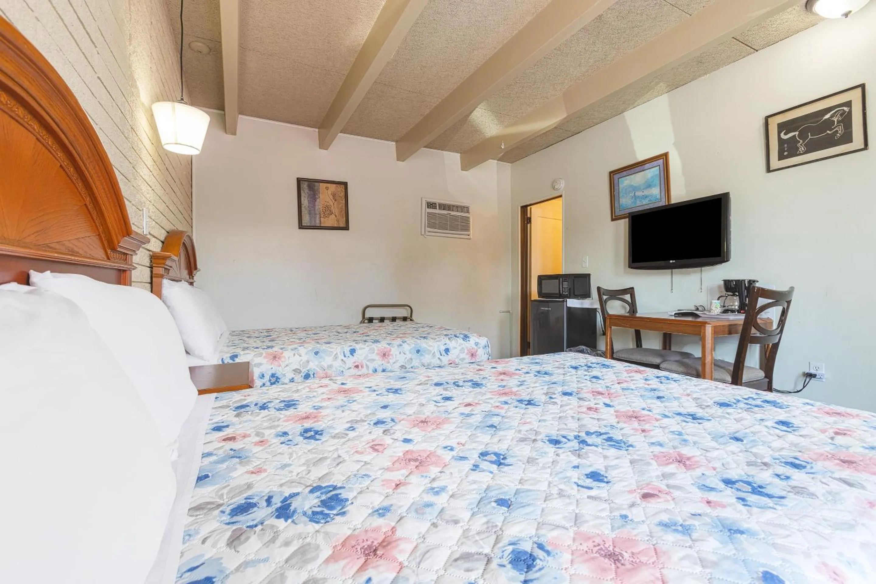 Bedroom, Bed in Sonrise Inn Lincoln Hwy By OYO