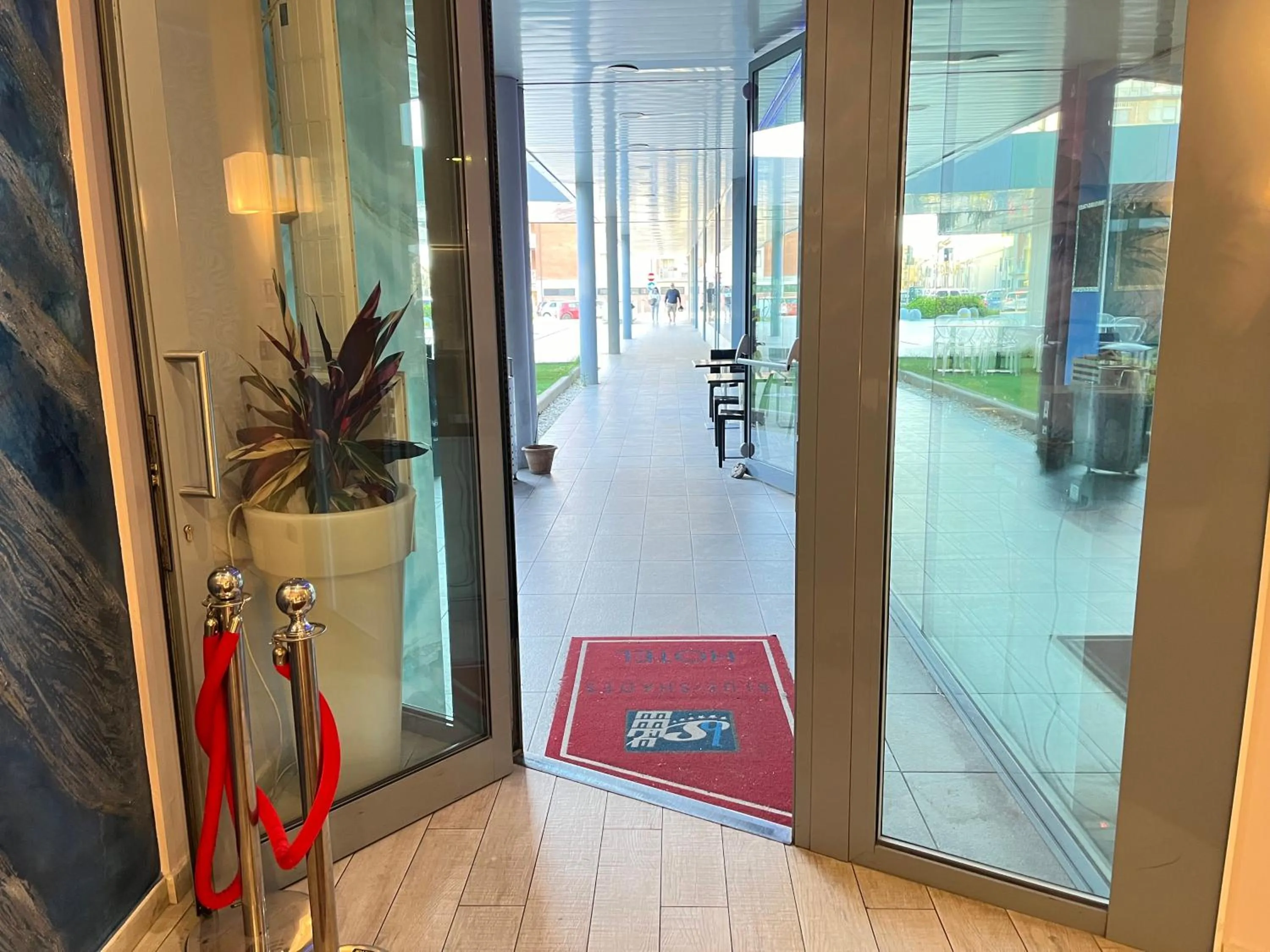 Lobby or reception in Blue Shades Hotel