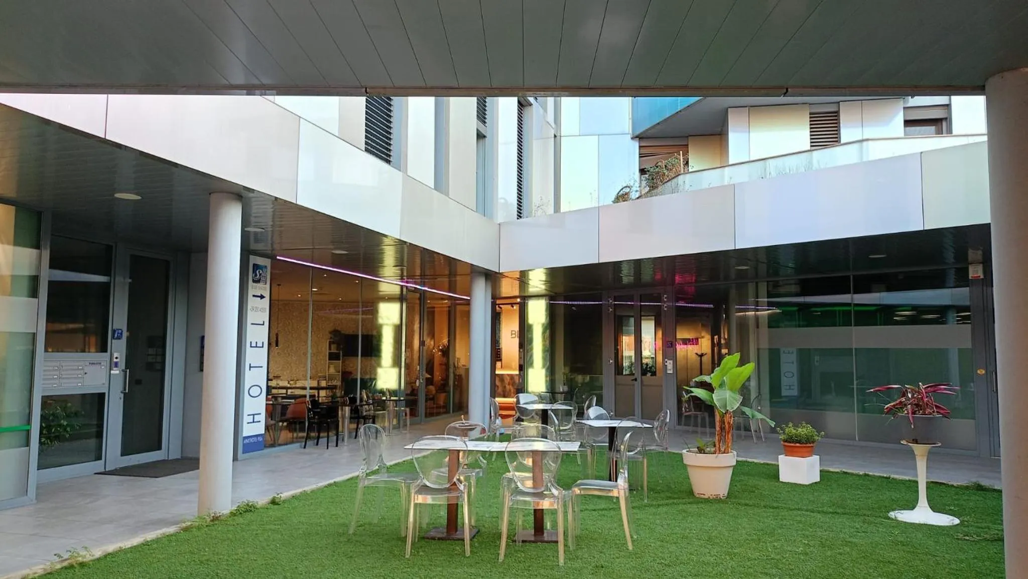 Facade/entrance in Blue Shades Hotel