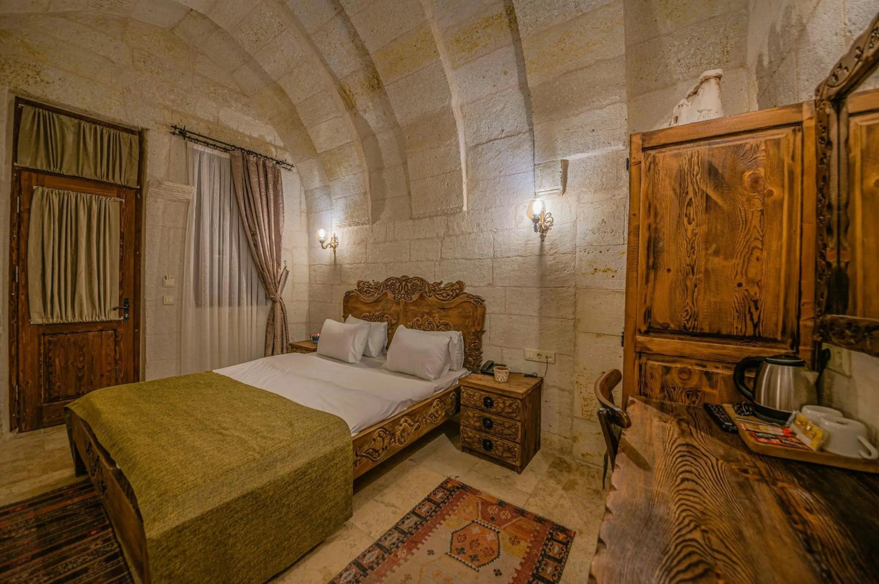 Bed in Capp Royal Cave HOTEL