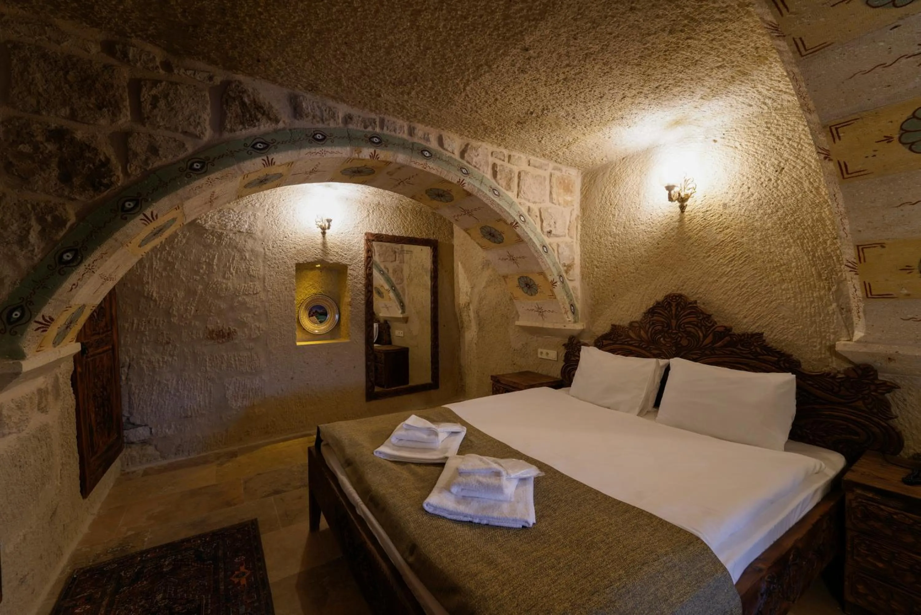 Bed in Capp Royal Cave HOTEL