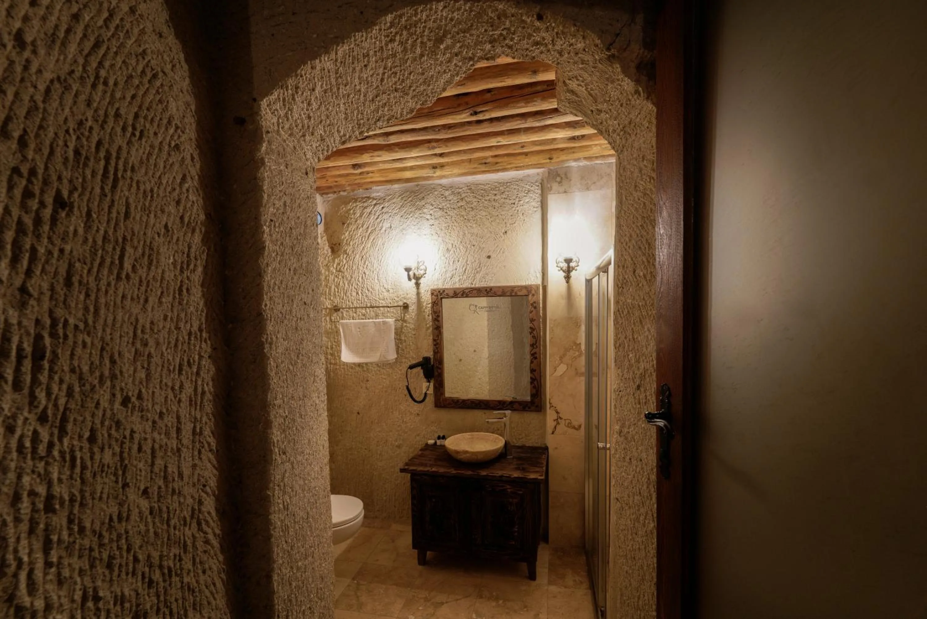 Toilet in Capp Royal Cave HOTEL