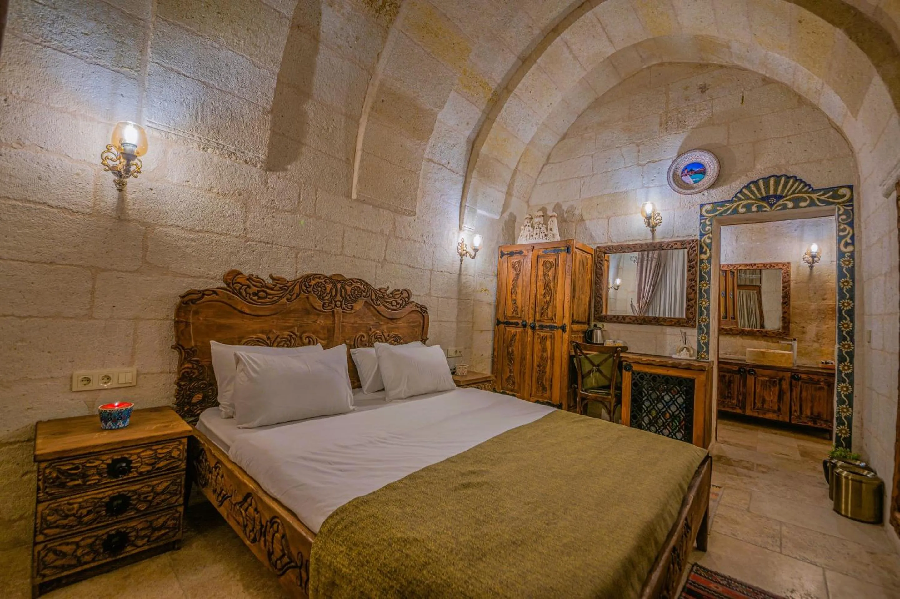 Bed in Capp Royal Cave HOTEL