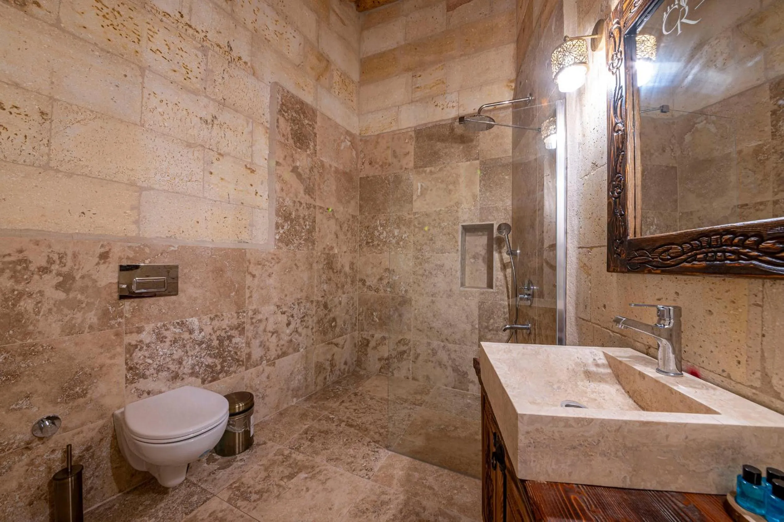 Bathroom in Capp Royal Cave HOTEL