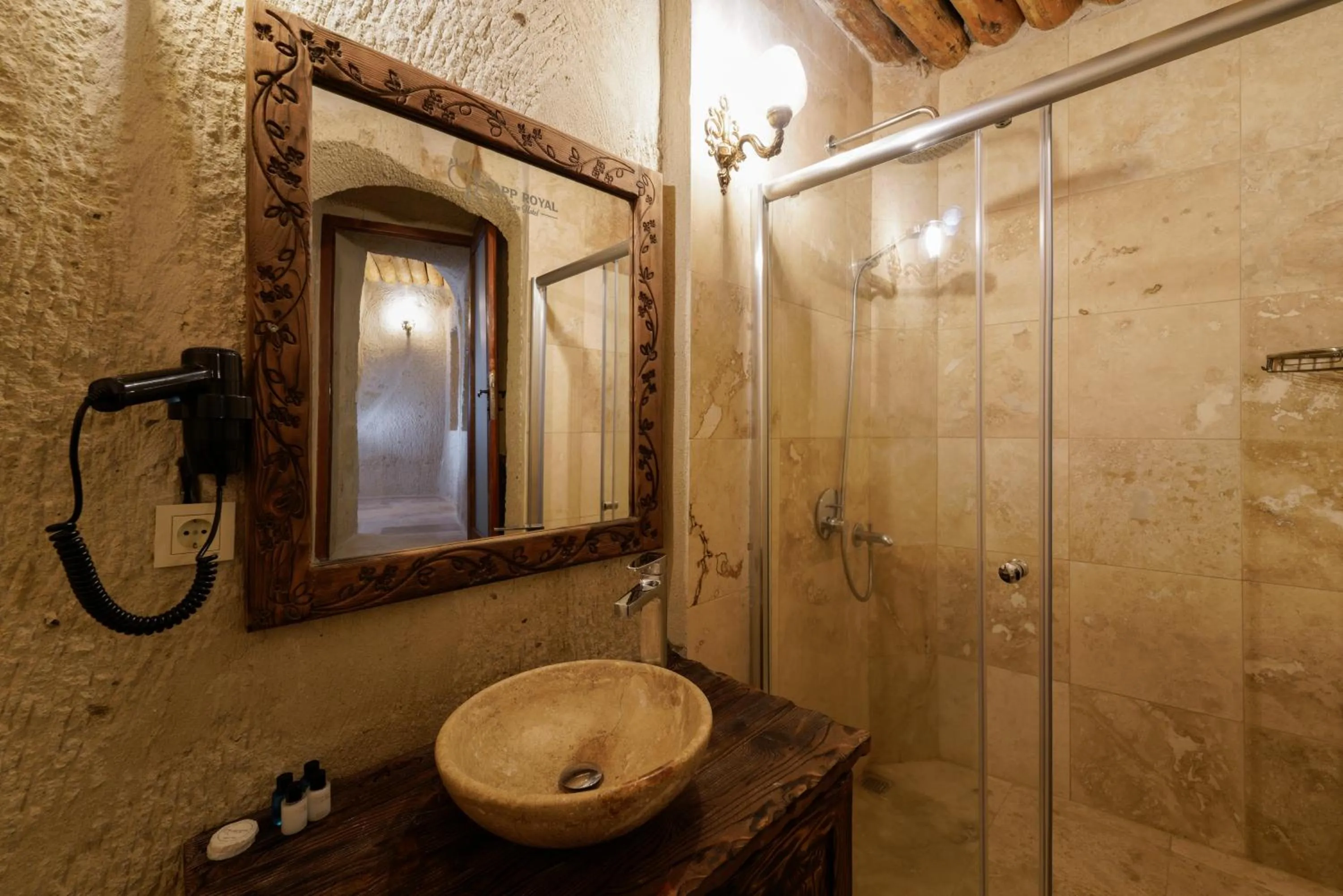 Toilet in Capp Royal Cave HOTEL