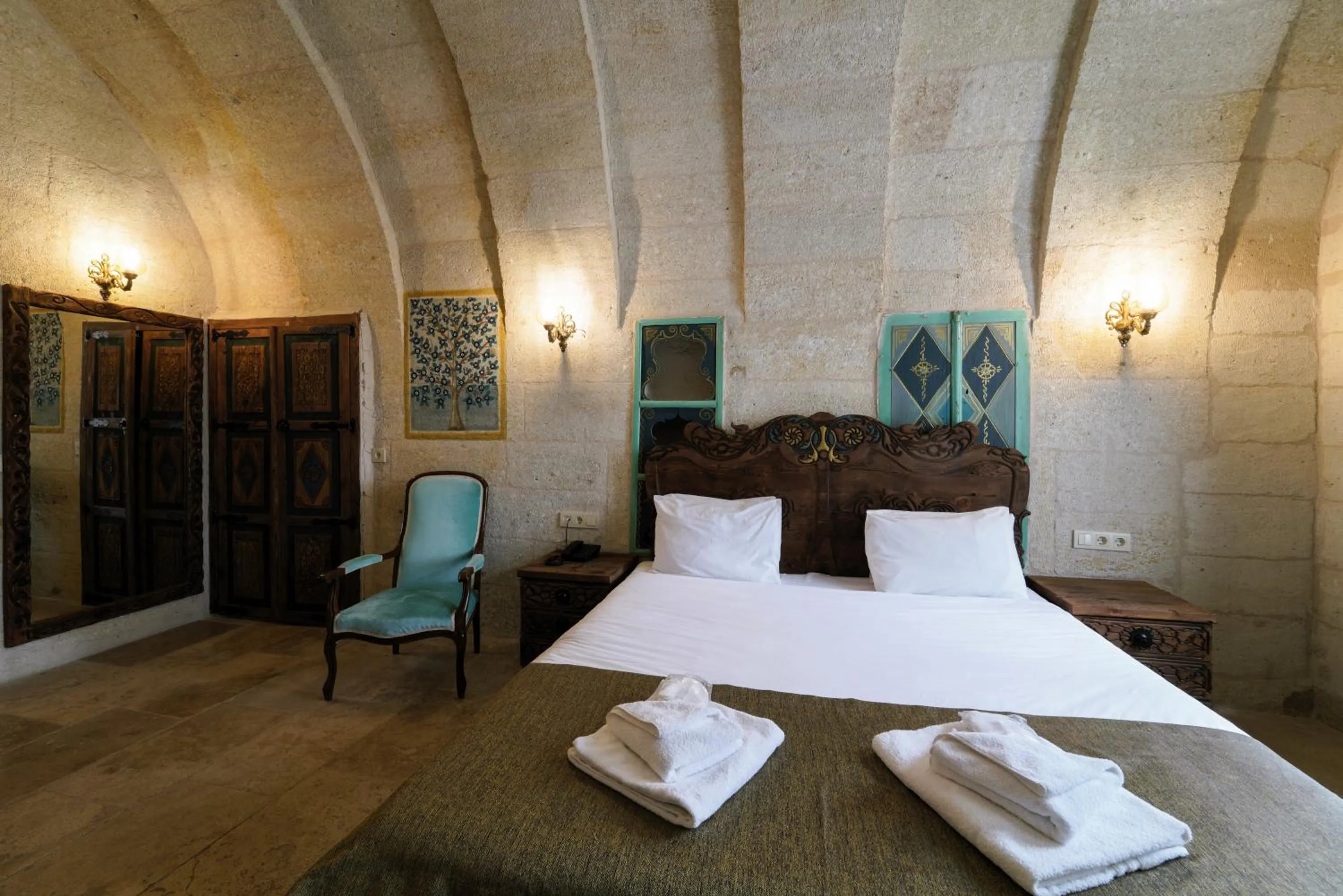 Bed in Capp Royal Cave HOTEL