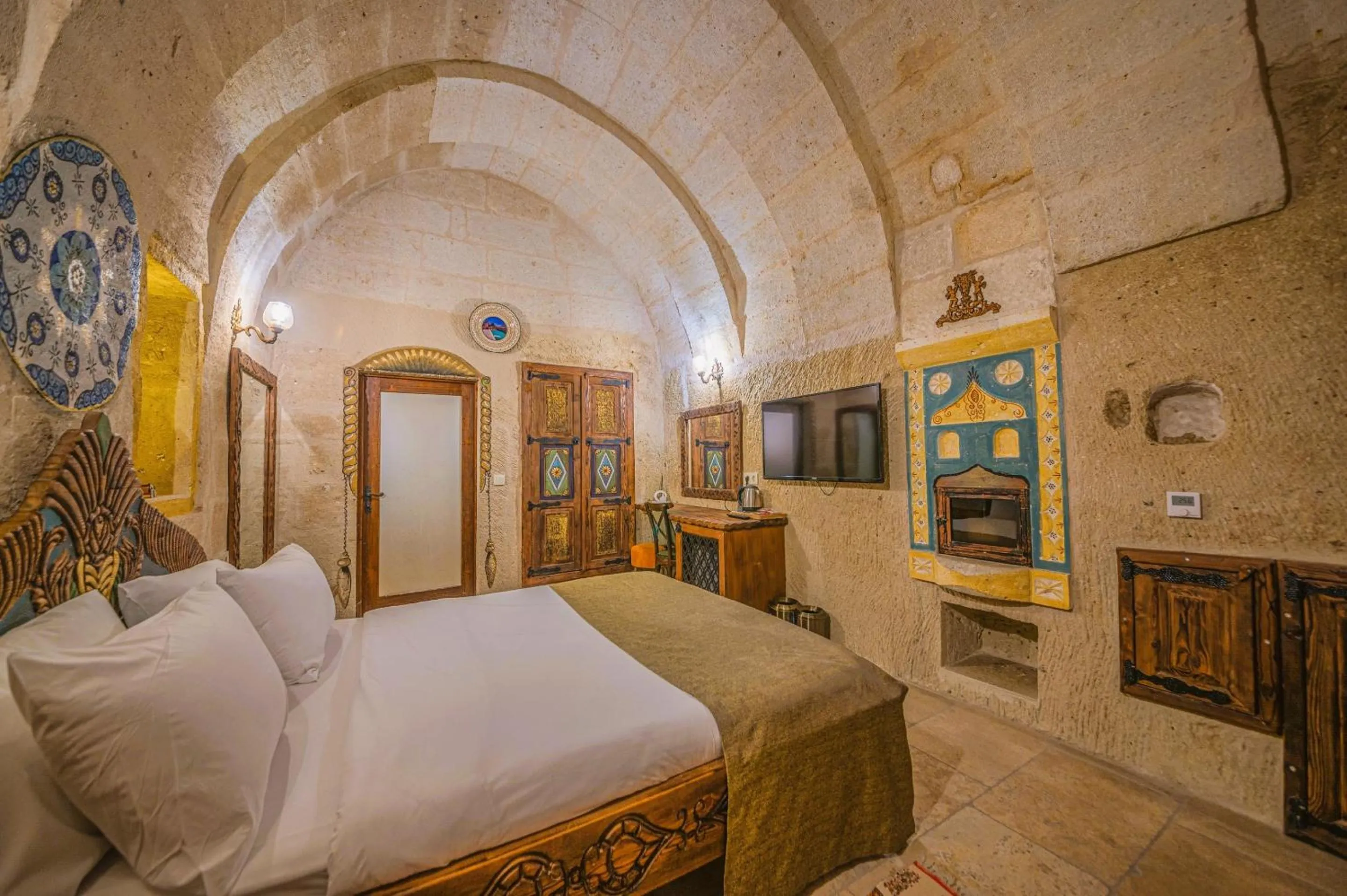 Photo of the whole room in Capp Royal Cave HOTEL