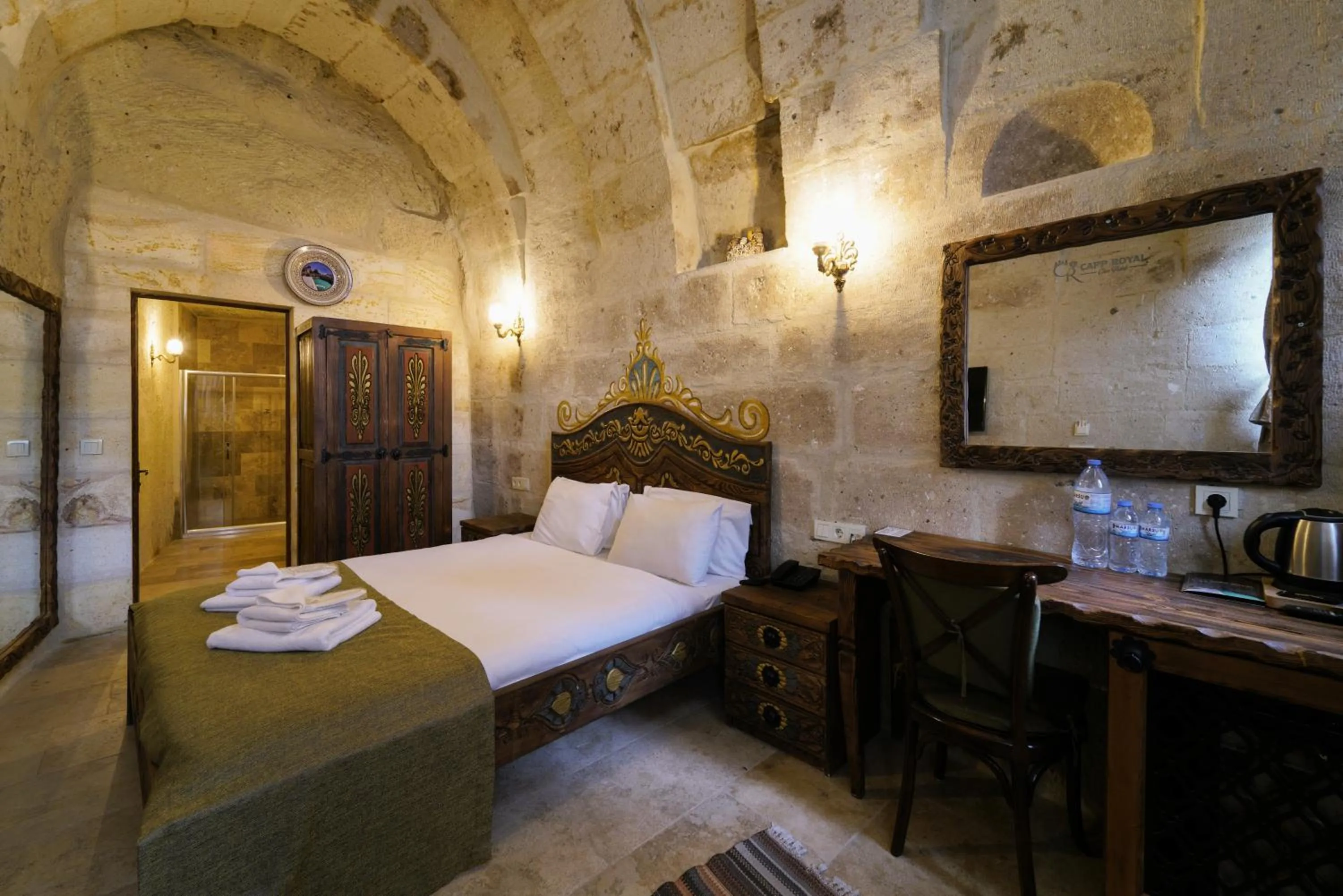 Massage, Bed in Capp Royal Cave HOTEL