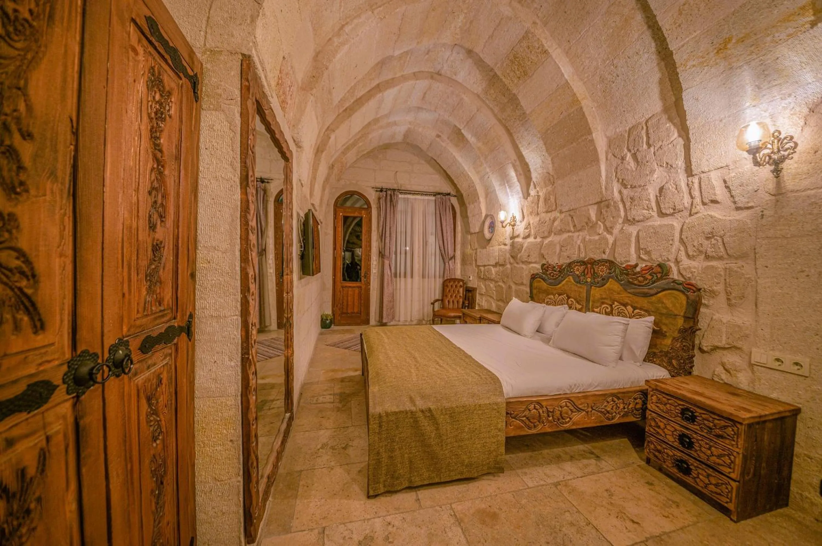 Bed in Capp Royal Cave HOTEL