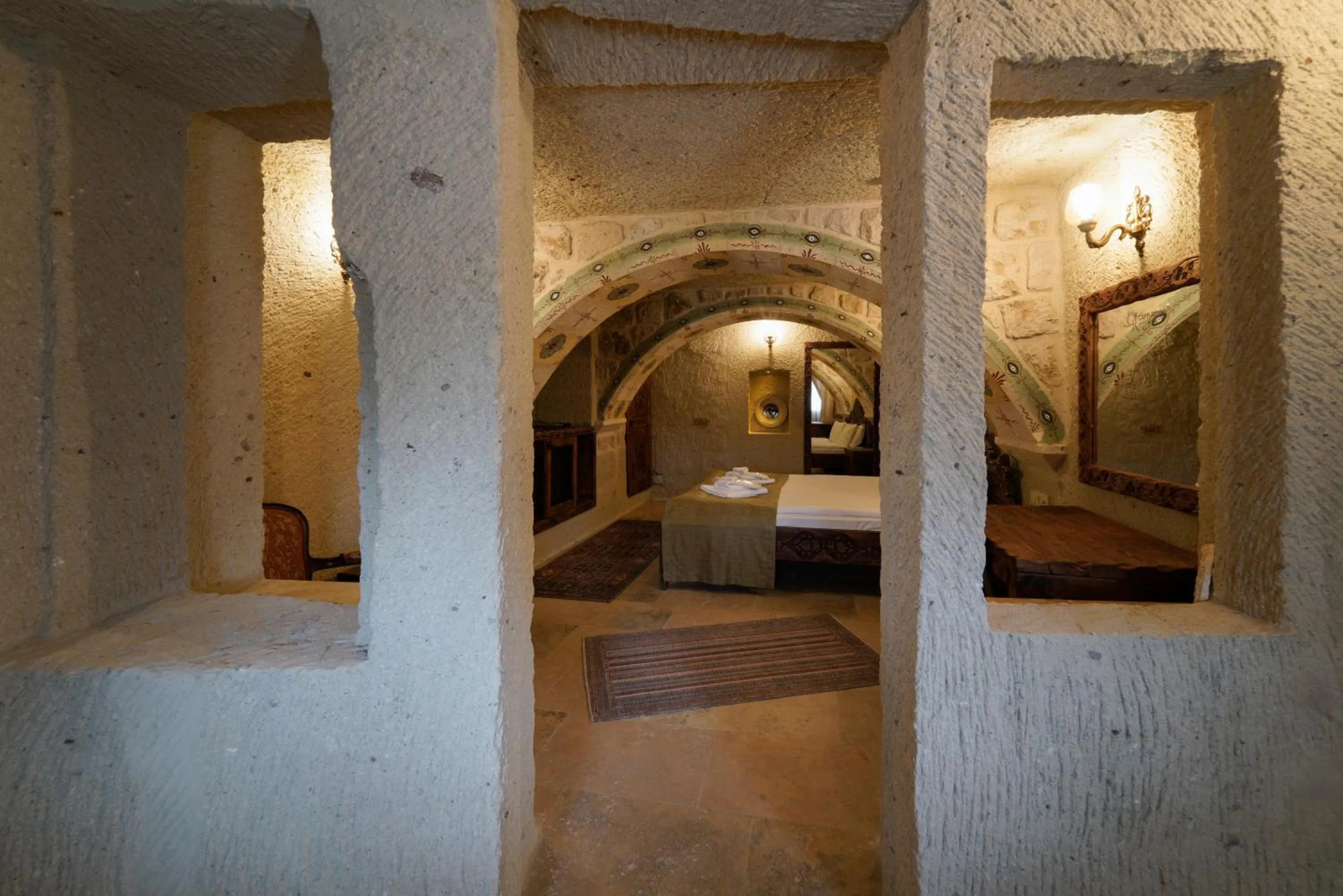 Massage, Bed in Capp Royal Cave HOTEL