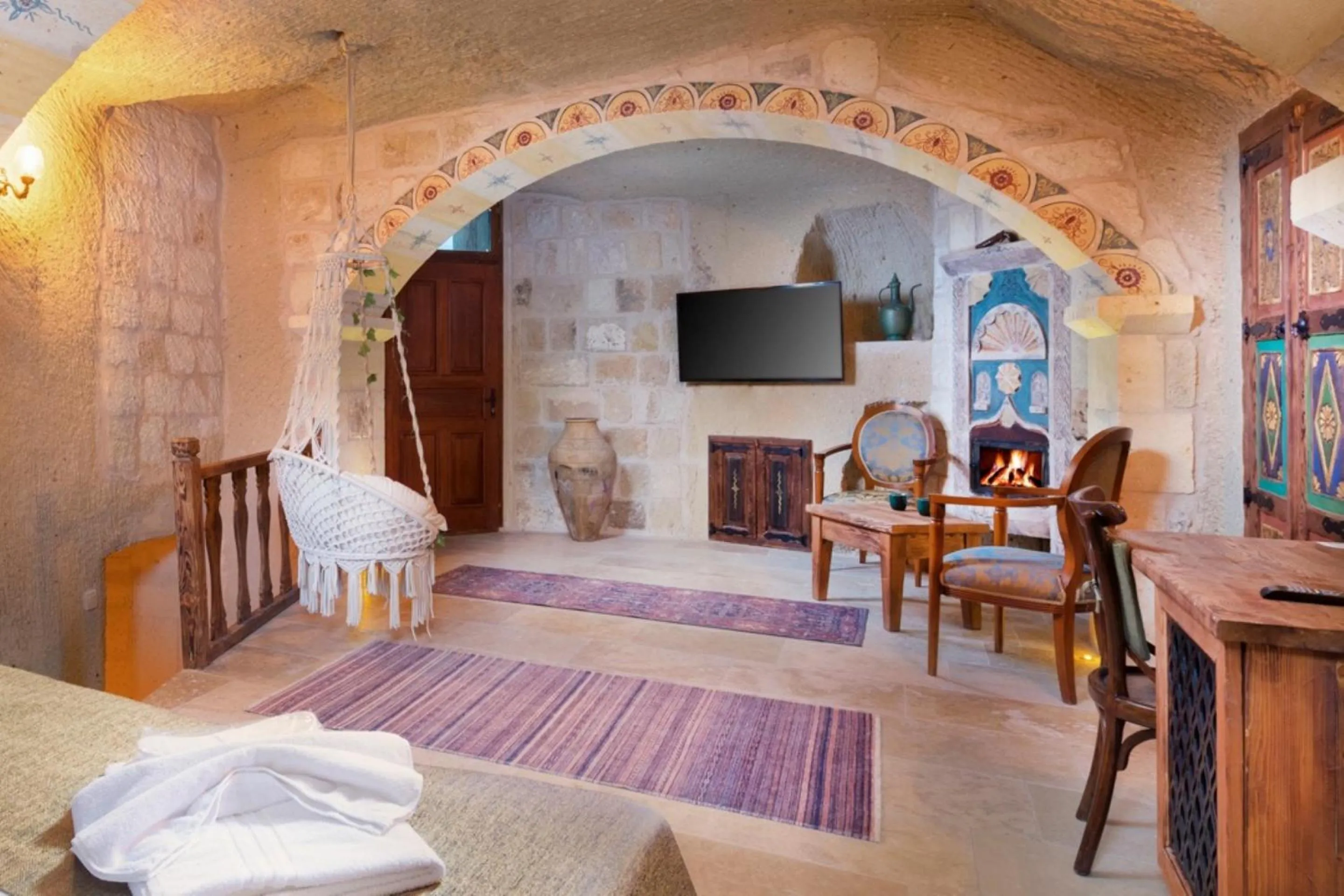 TV and multimedia, Bed in Capp Royal Cave HOTEL