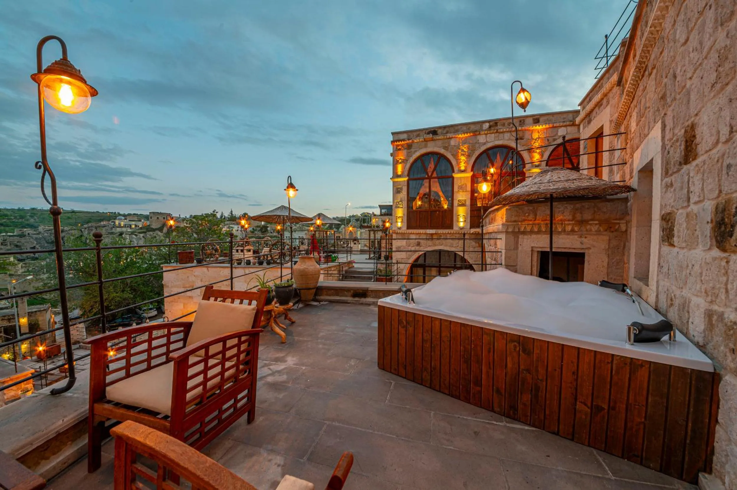 Patio in Capp Royal Cave HOTEL