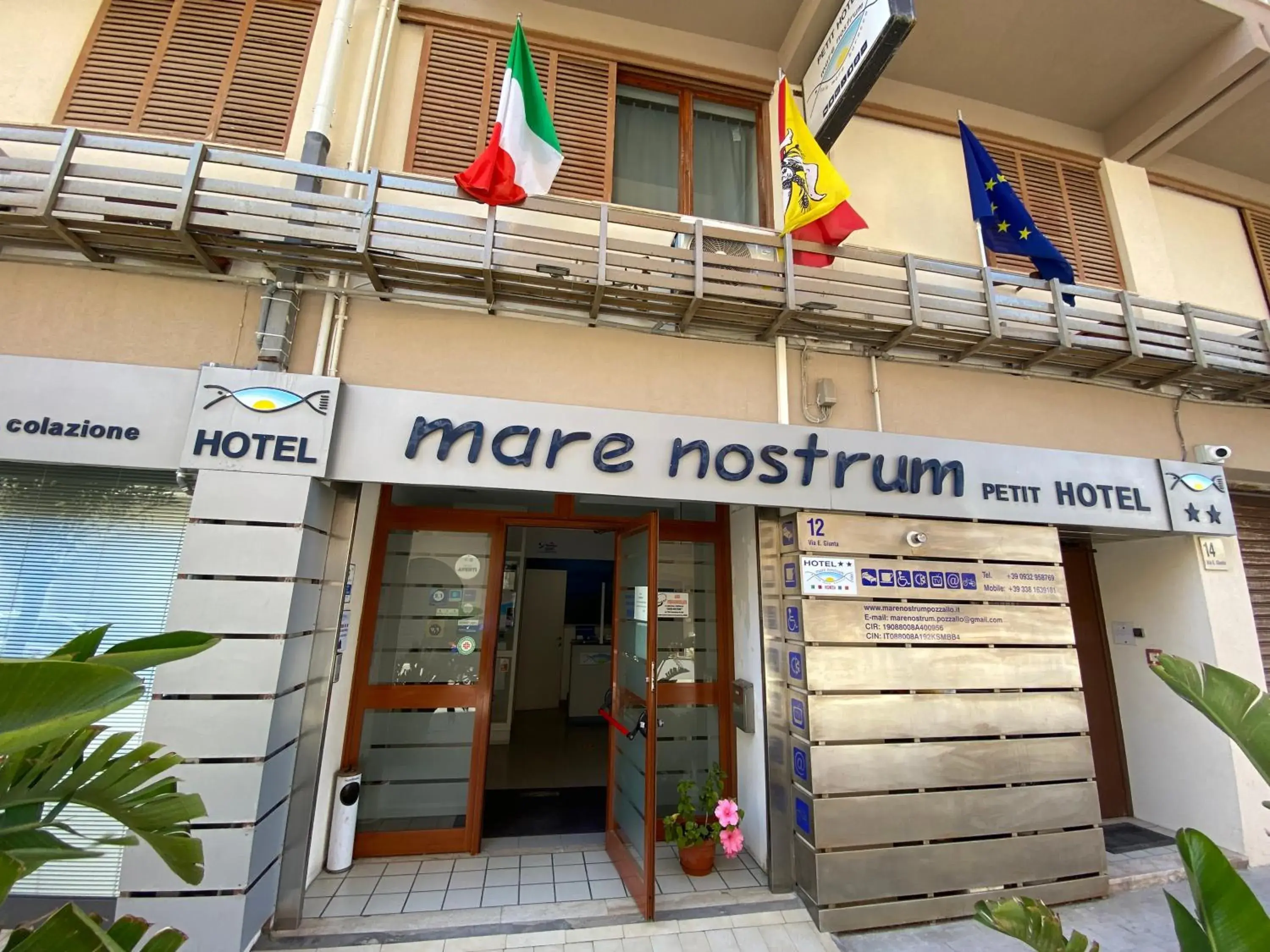 Property building in Mare Nostrum Petit Hôtel Property building in Mare Nostrum Petit Hôtel