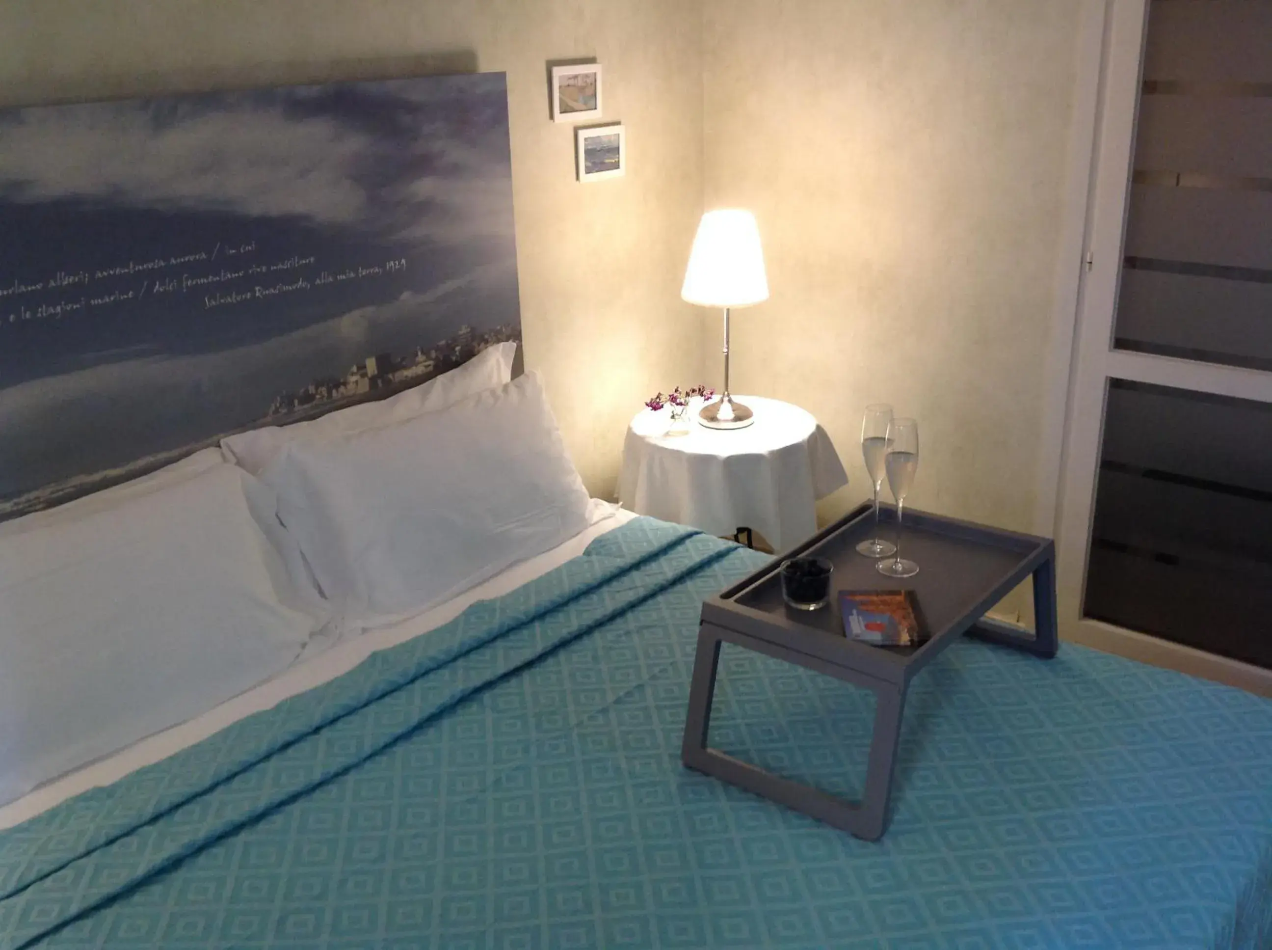Photo of the whole room, Bed in Mare Nostrum Petit Hôtel