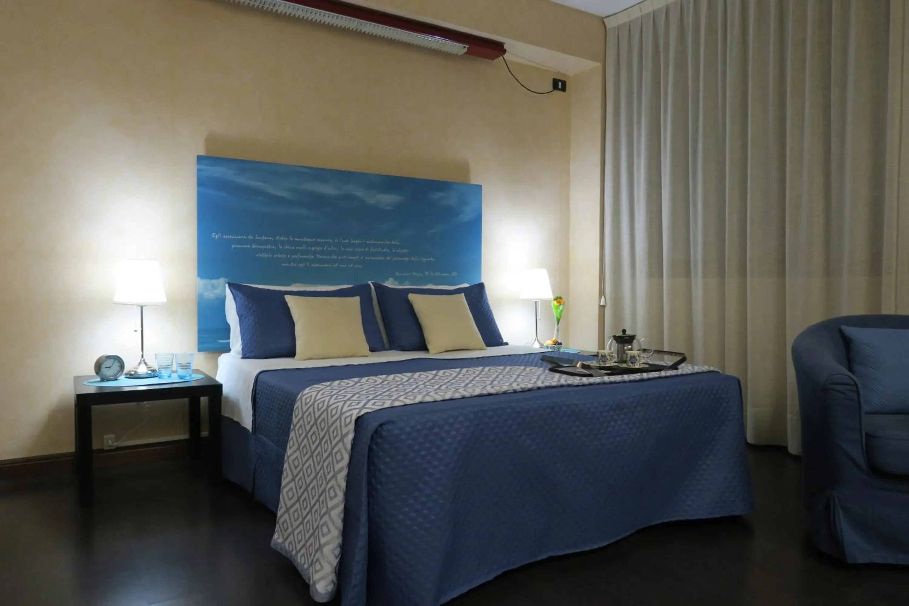 Photo of the whole room, Bed in Mare Nostrum Petit Hôtel