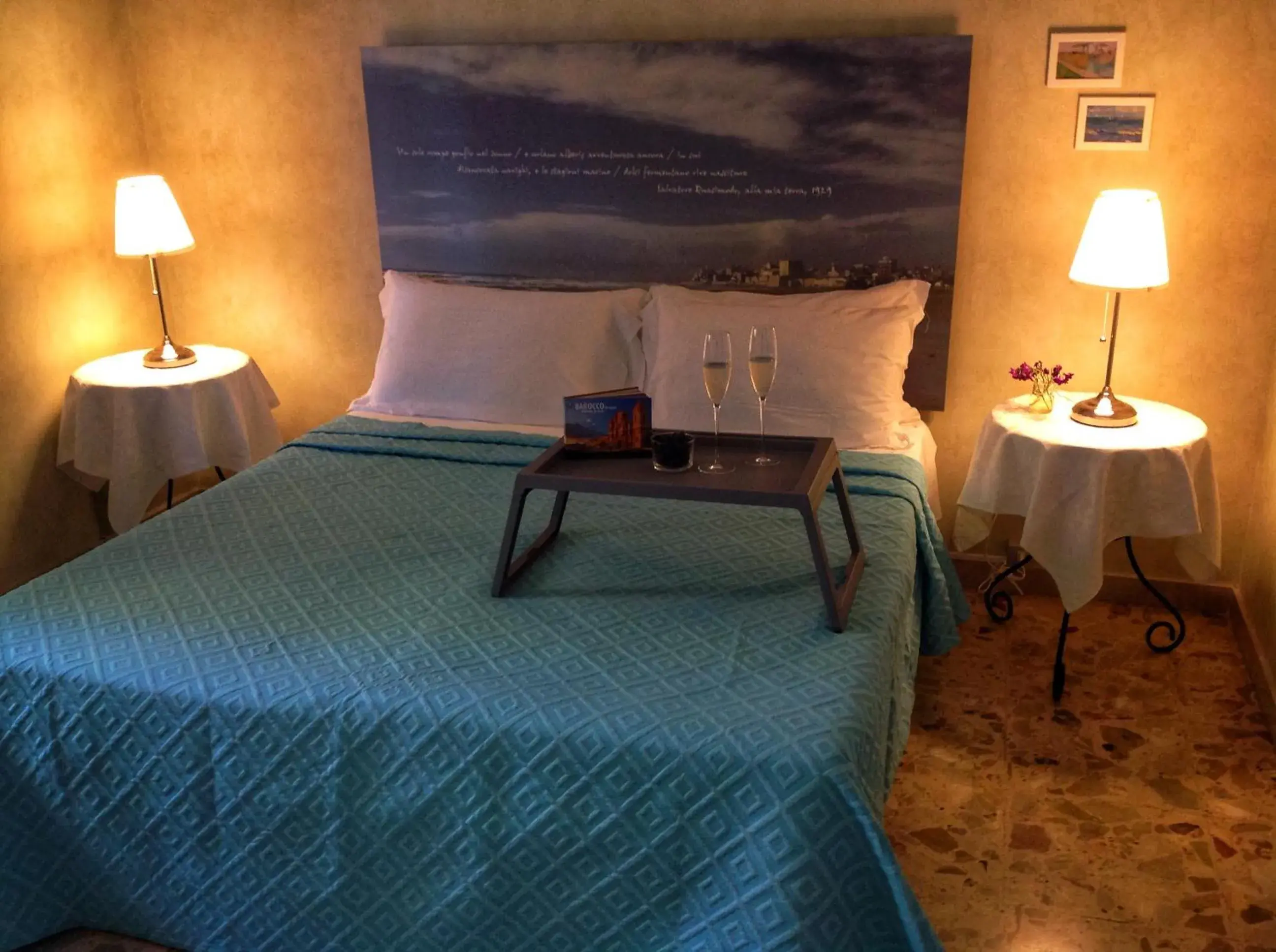 Photo of the whole room, Bed in Mare Nostrum Petit Hôtel