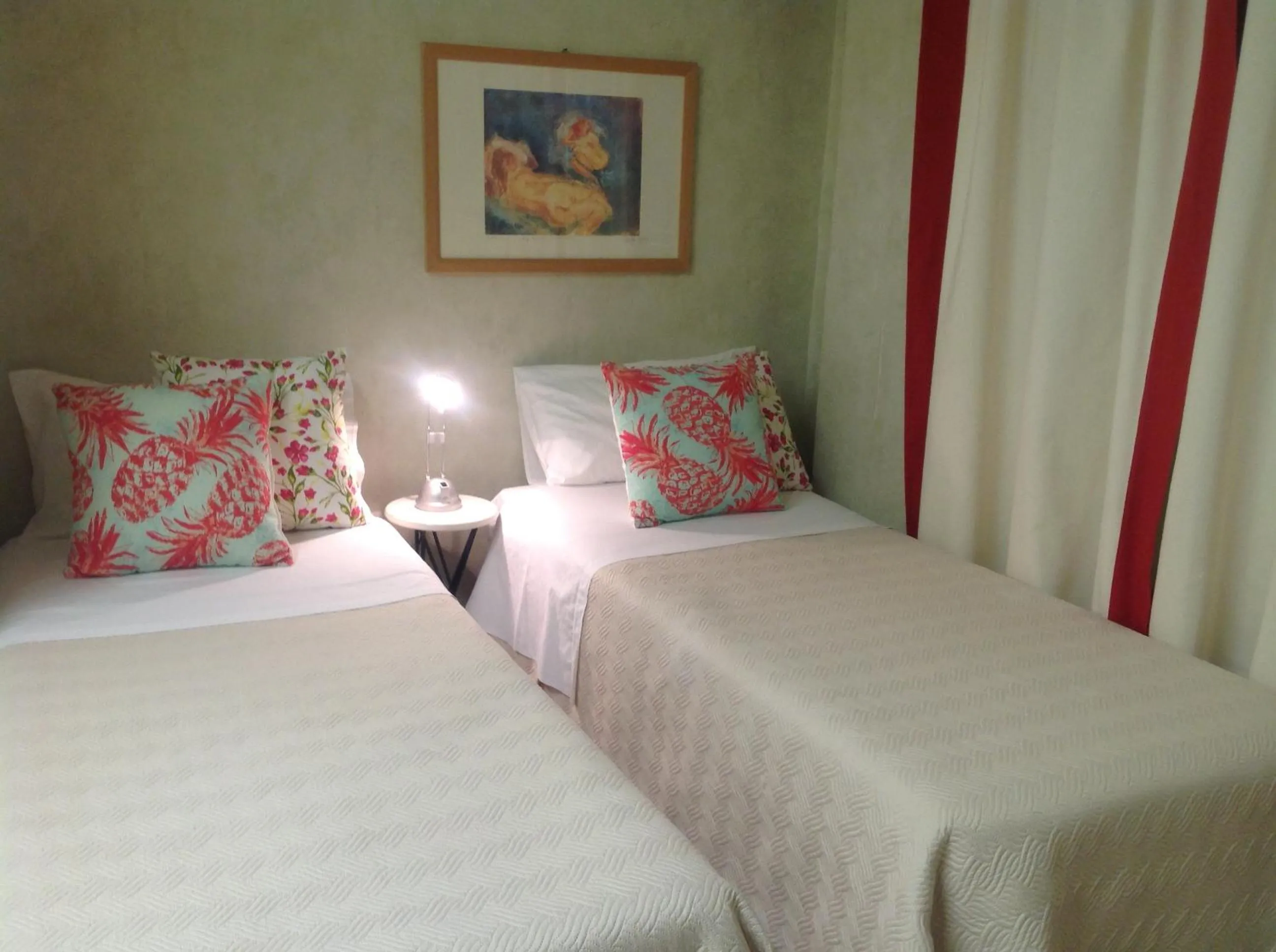 Photo of the whole room, Bed in Mare Nostrum Petit Hôtel