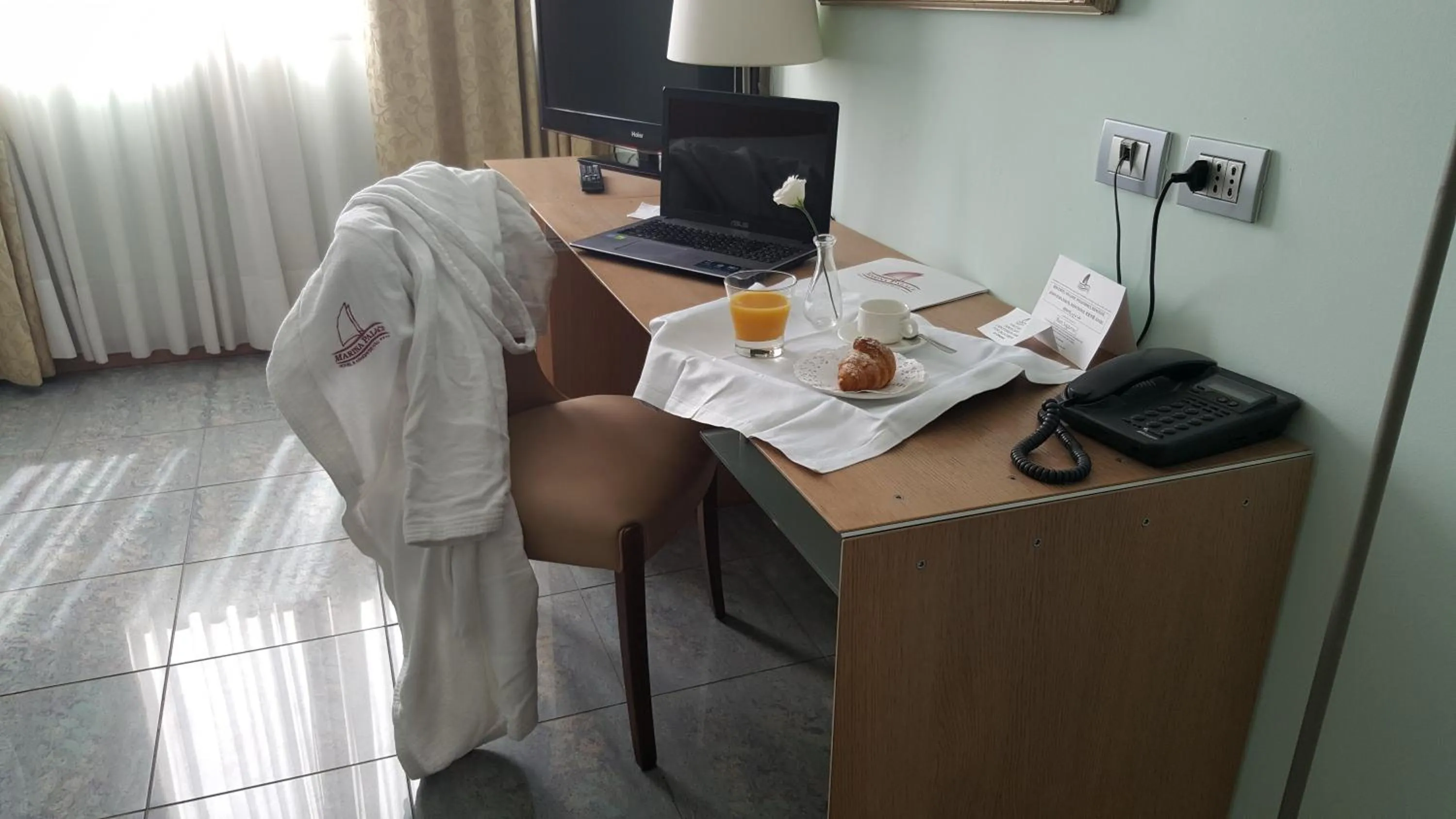 Seating area, TV/Entertainment Center in Marina Palace Hotel & Congress Hall