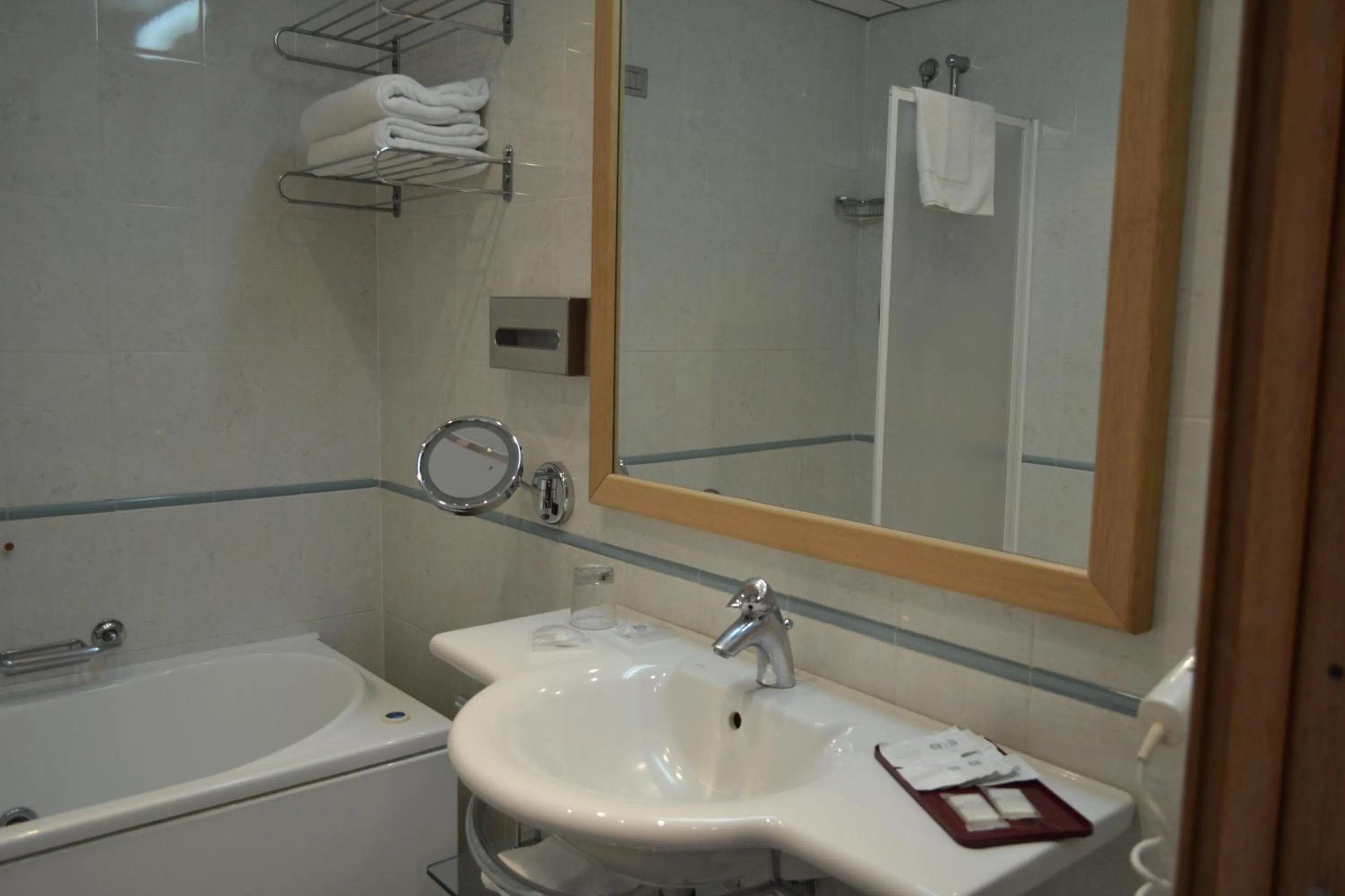 Bathroom in Marina Palace Hotel & Congress Hall