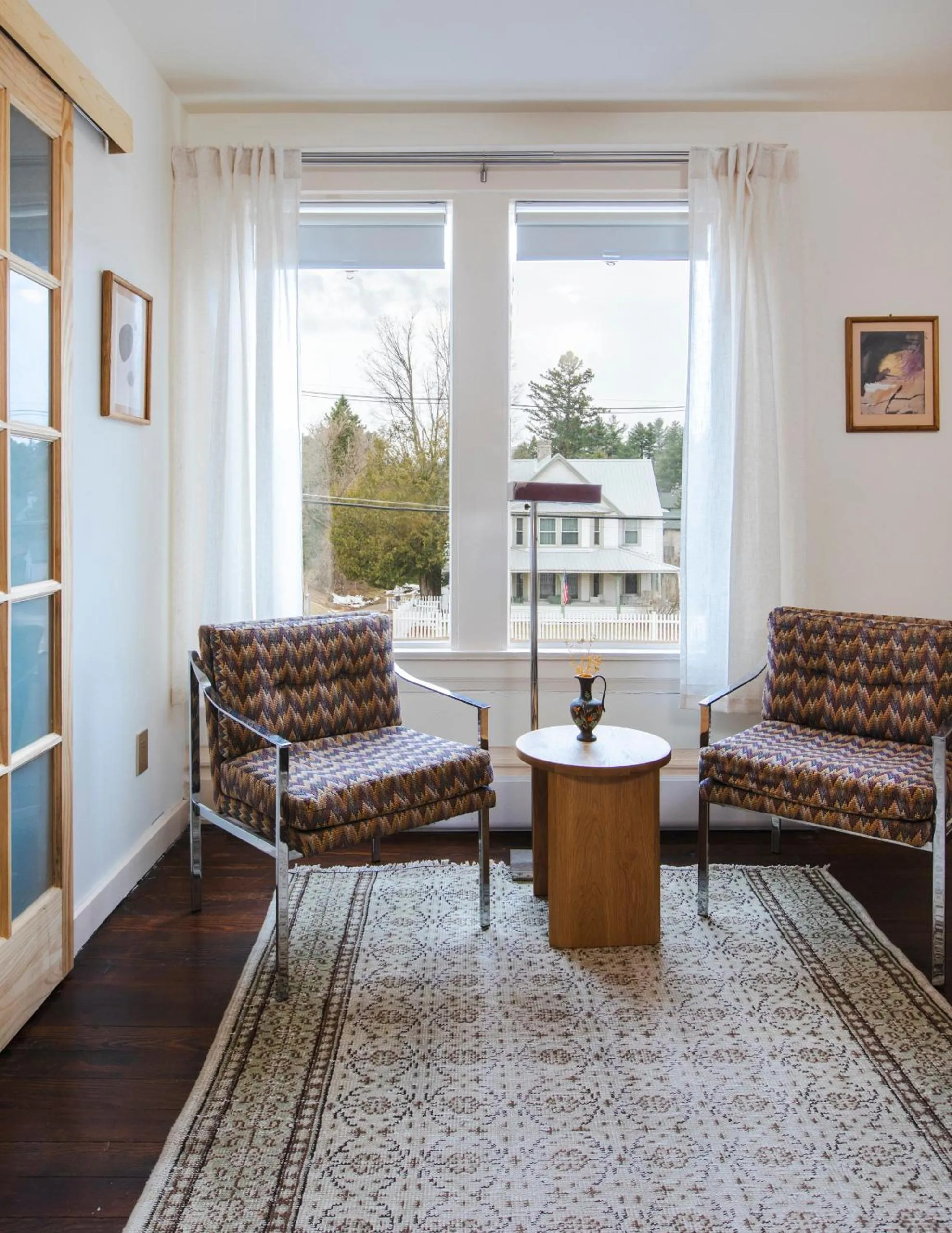 Seating area in Eastwind Hotel Lake Placid