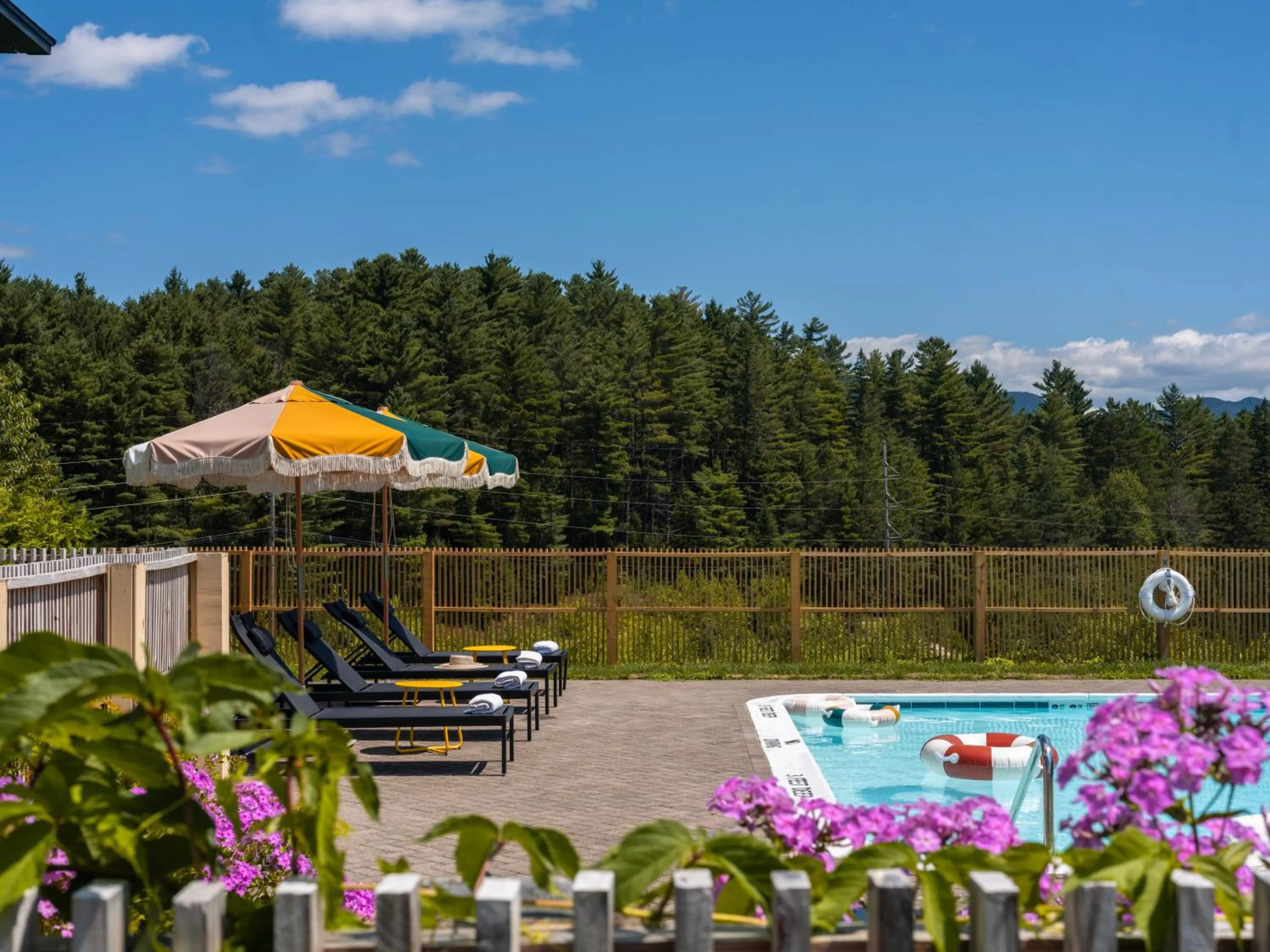 Swimming pool in Eastwind Hotel Lake Placid