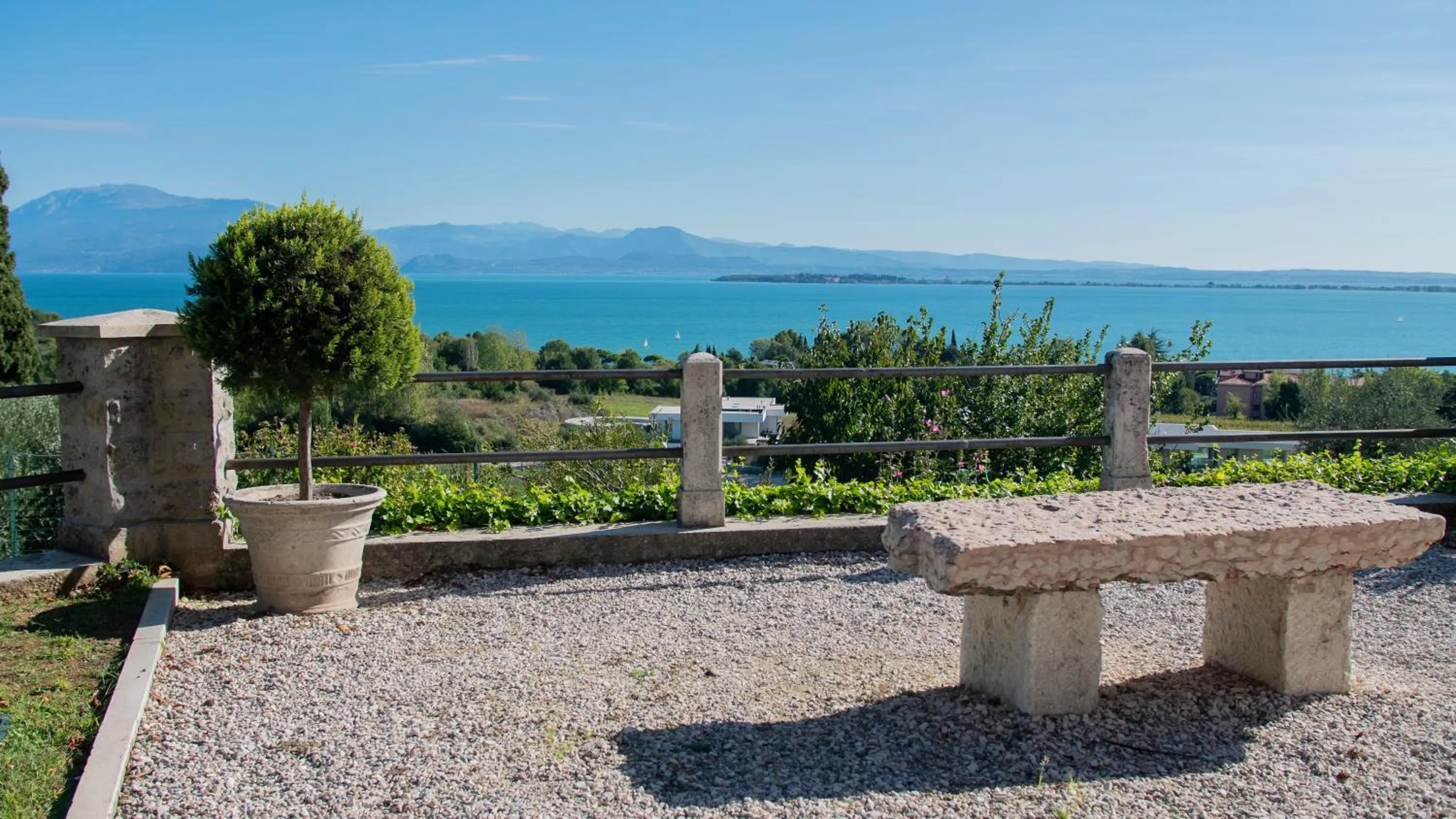 Lake view in Castello Belvedere Apartments