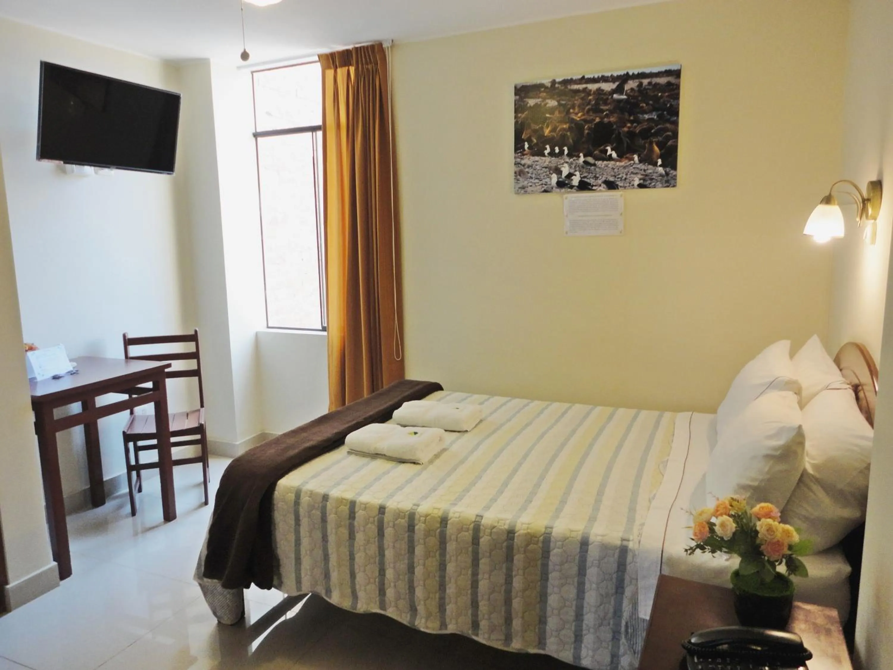 Bed in Hotel Torontel