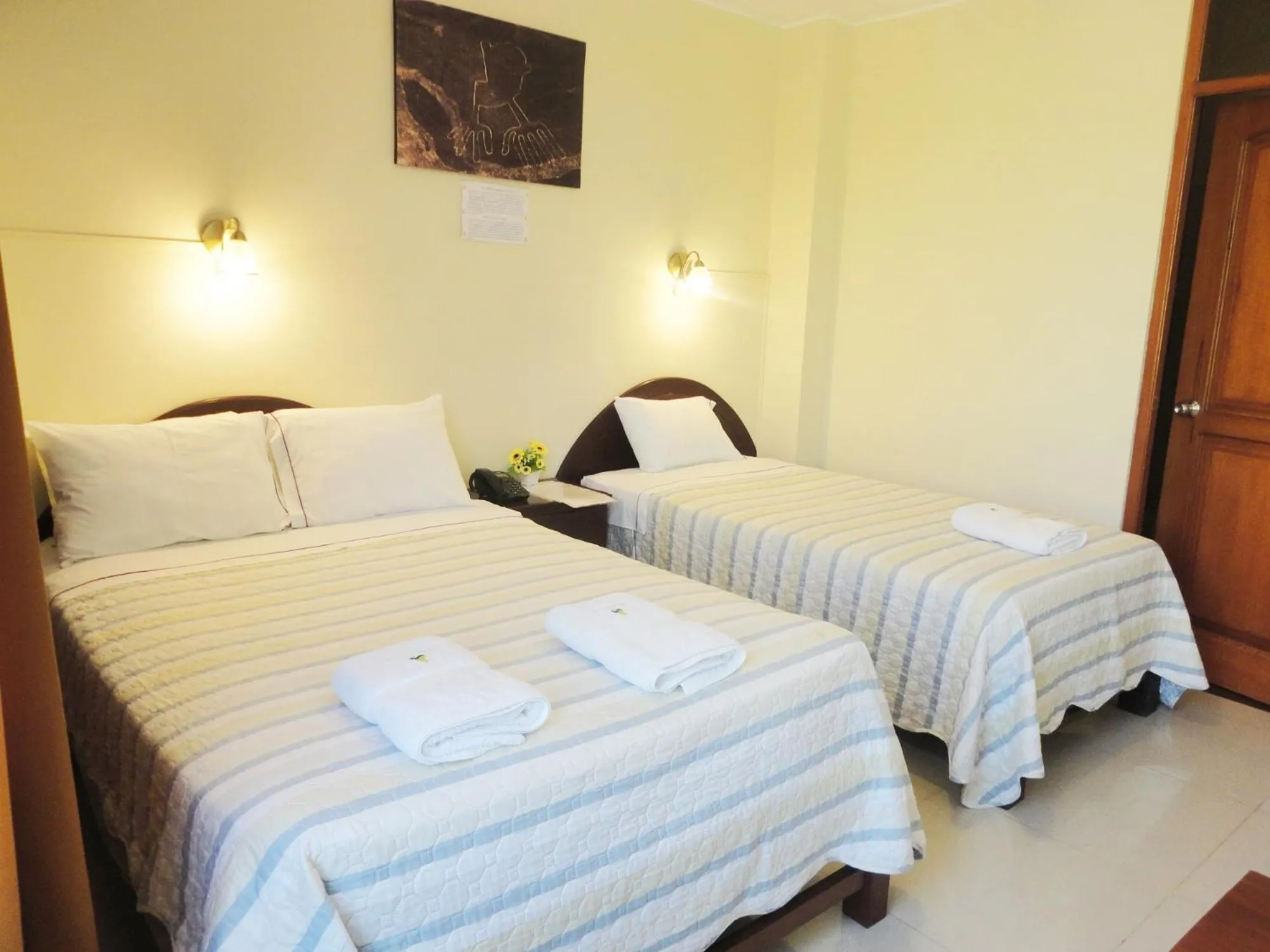 Bed in Hotel Torontel