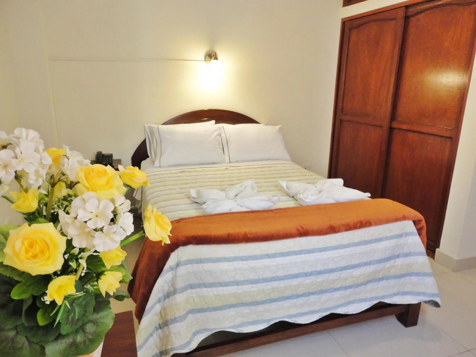 Bed in Hotel Torontel