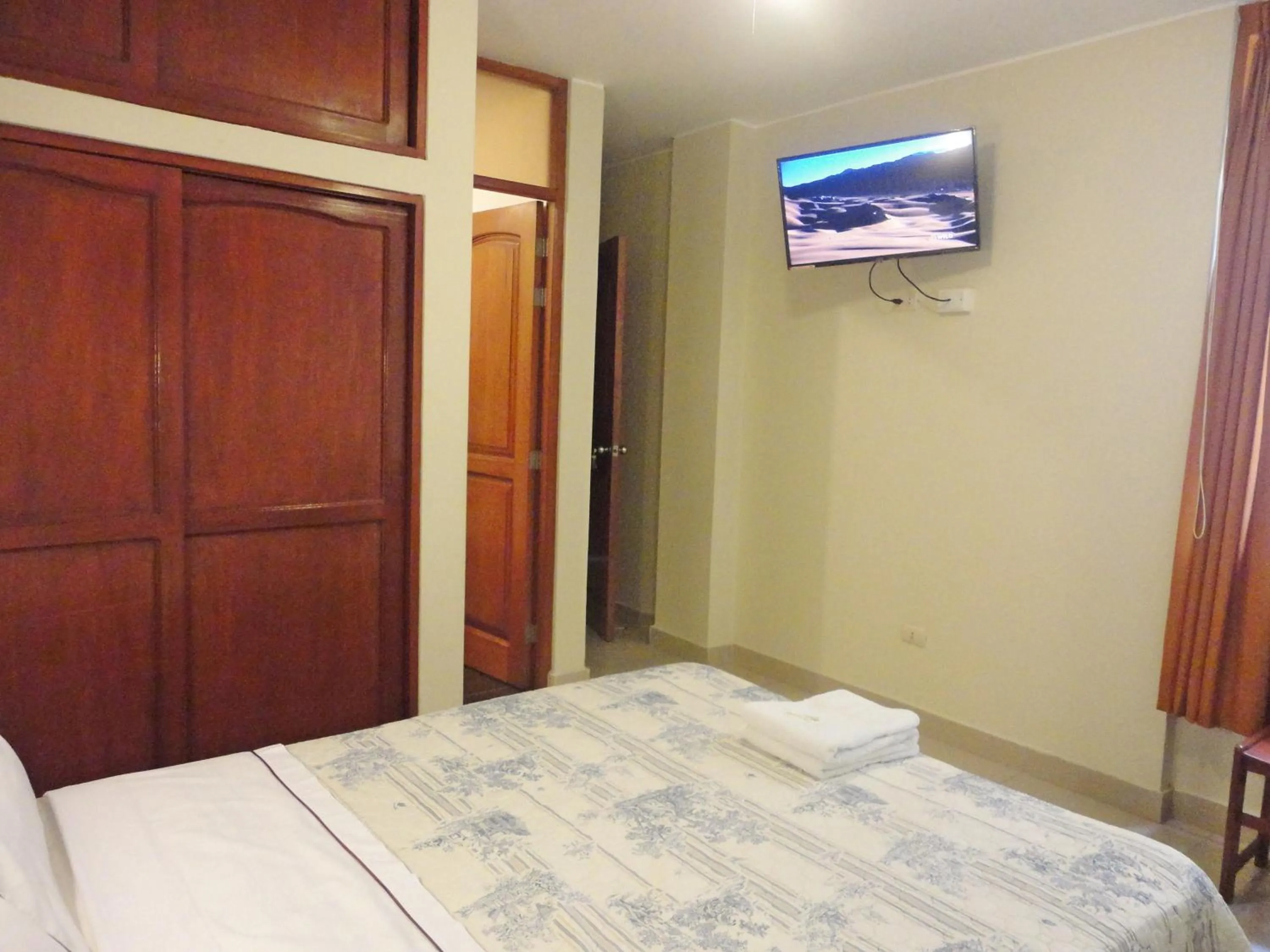 Bed in Hotel Torontel