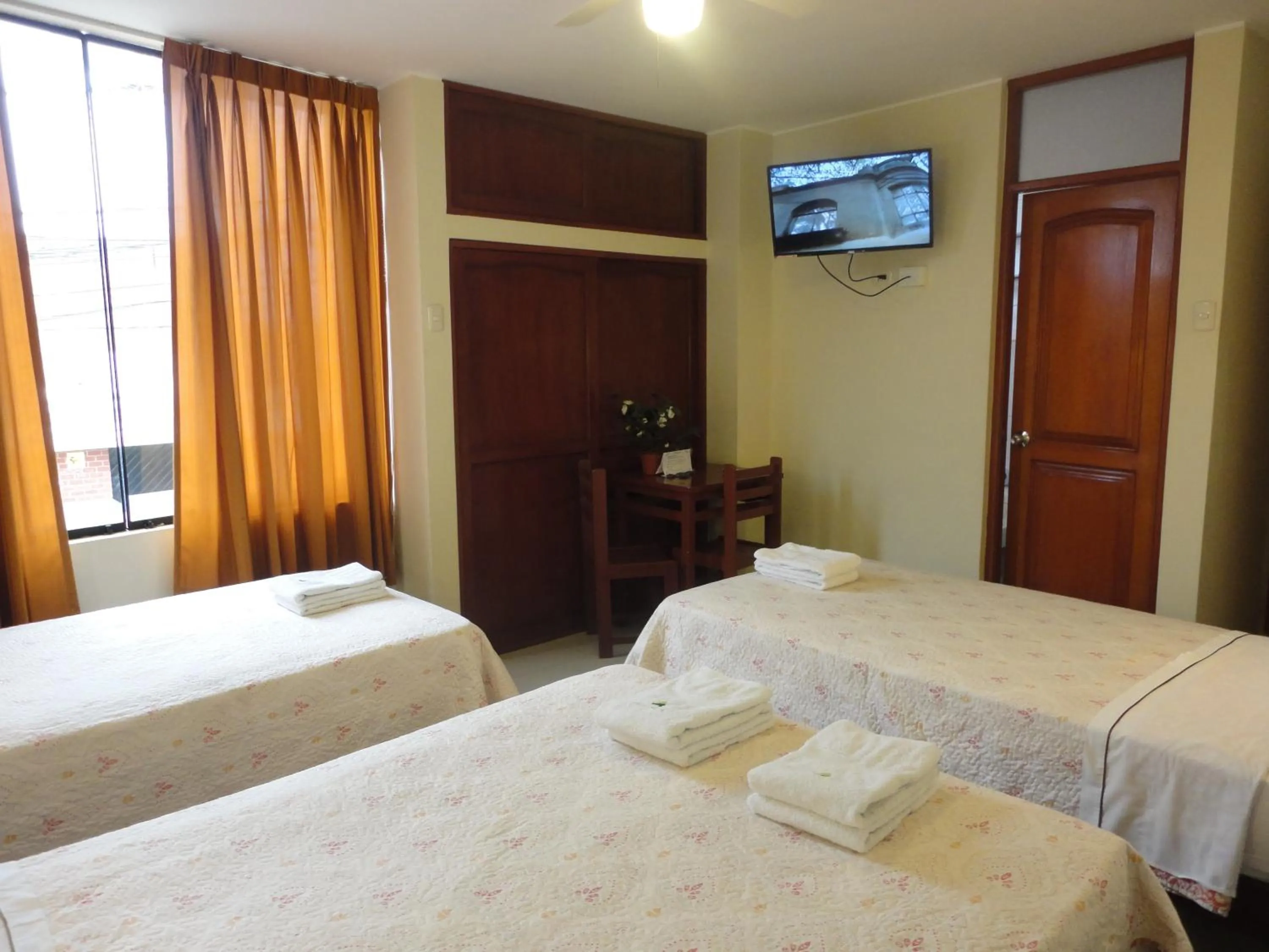 Bed in Hotel Torontel