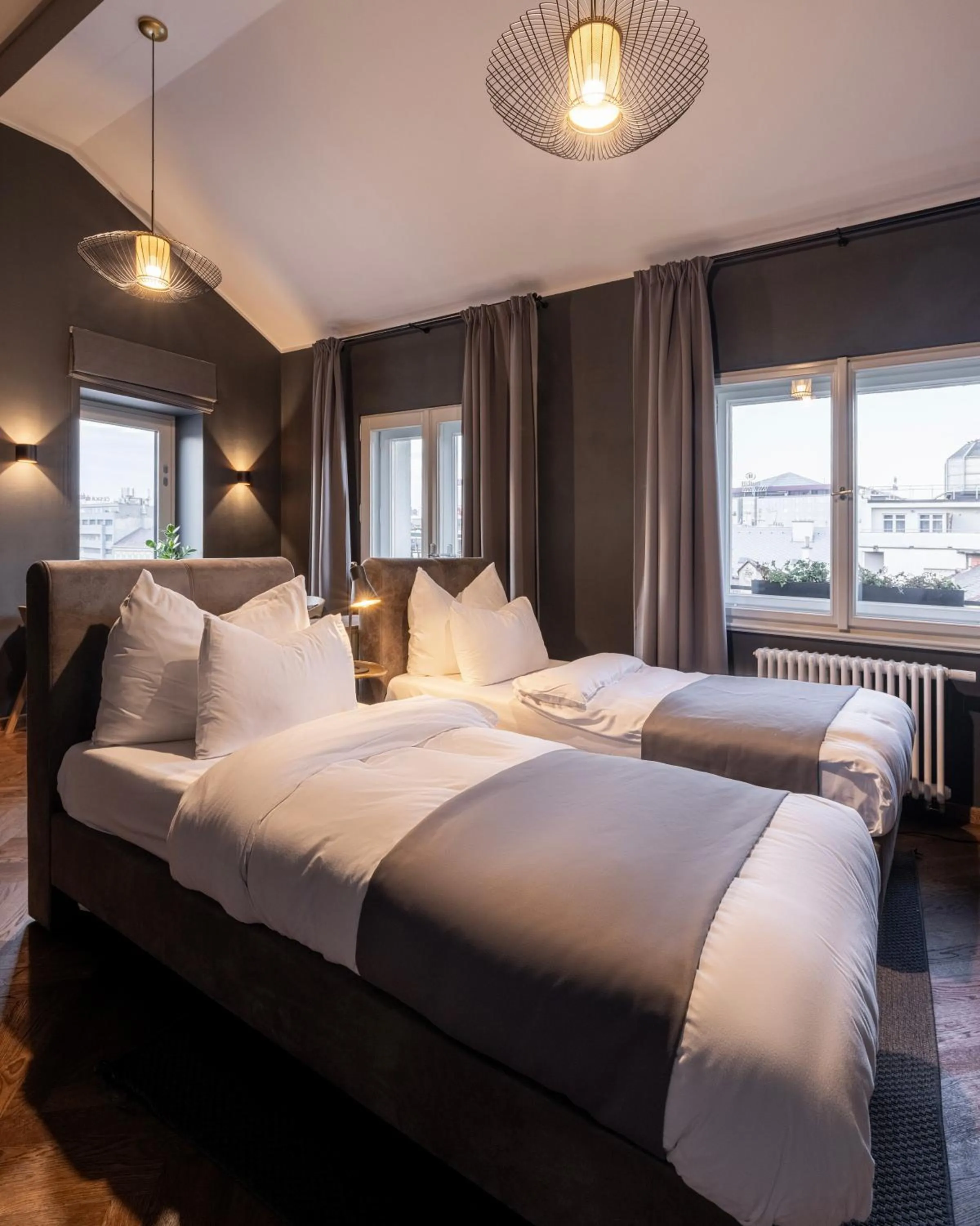 Bed in The Viaduct - Suites & More